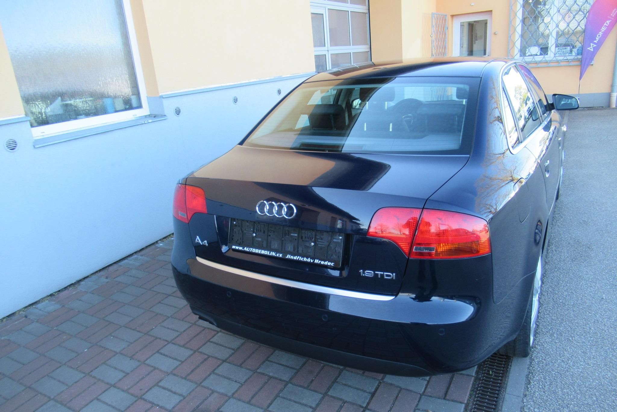 Audi A4, 1.9 TDi AUT.KLIMA VYHŘ.SEDAČKY - fotka 4