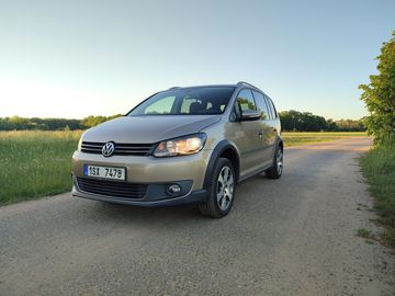 VW Touran Cross