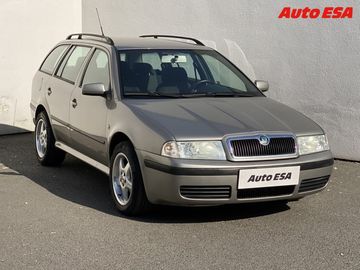 1.6MPi,ČR,AC,park.asist