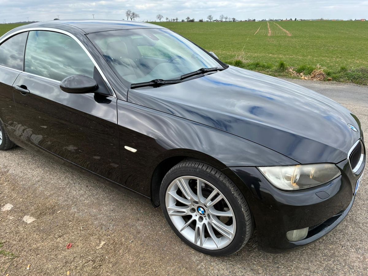 BMW Řada 3, 330 d - fotka 3