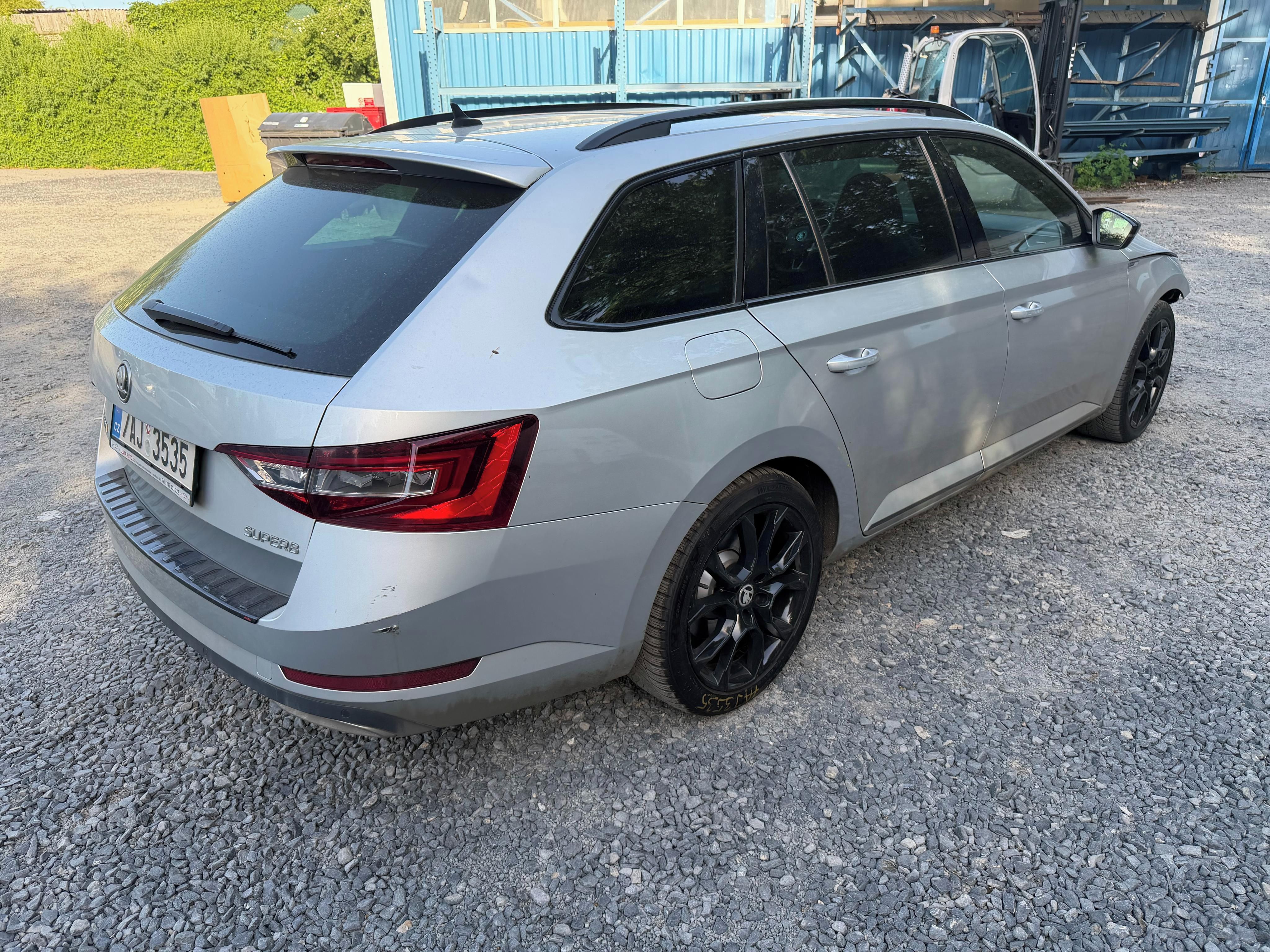 Škoda Superb, 2.0TDi, 110KW, DSG, KOUP. V ČR - fotka 5