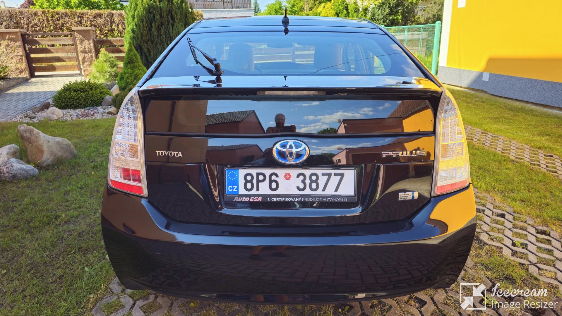 Toyota Prius, 1.8 Hybrid - fotka 3