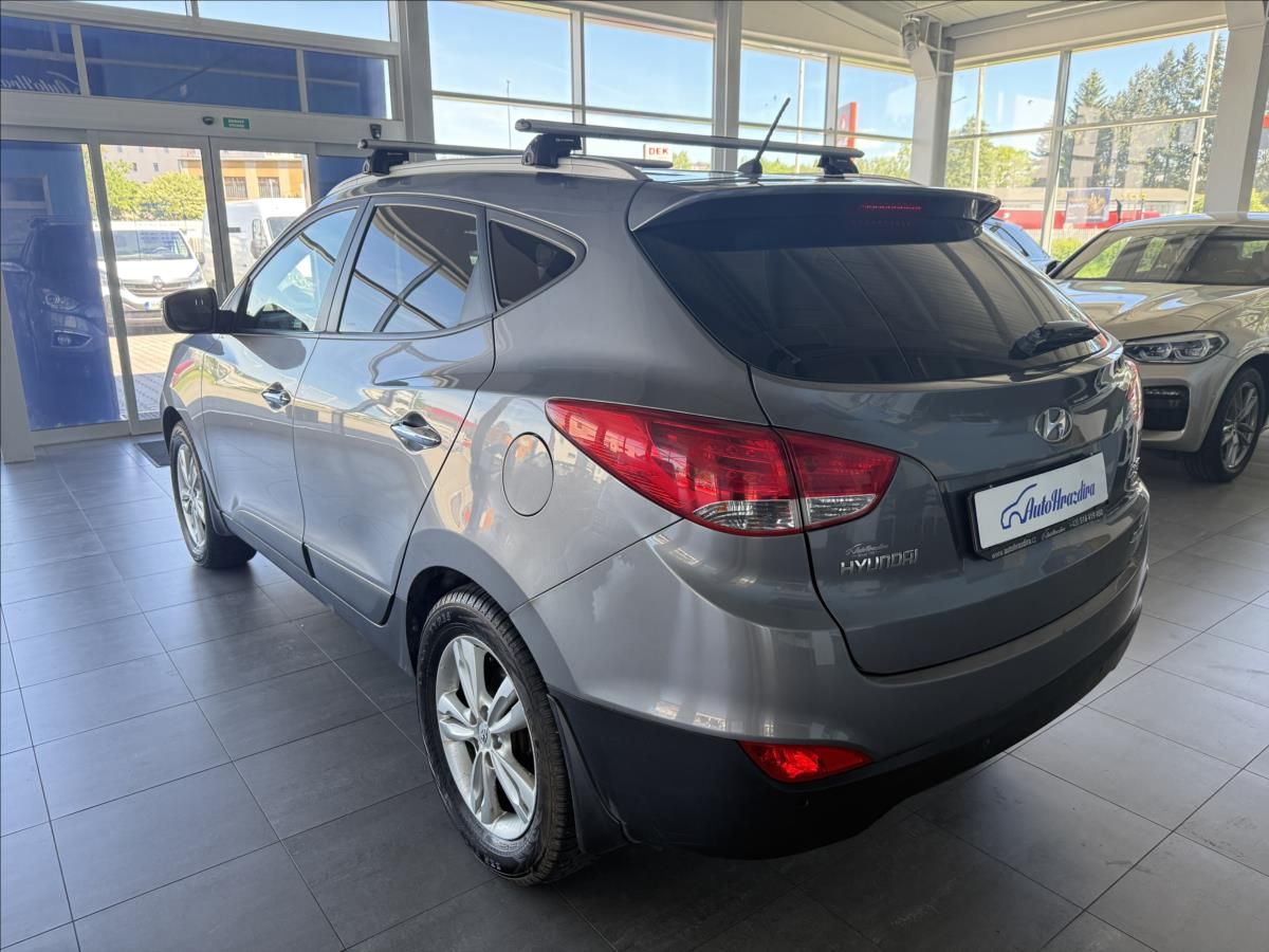 Hyundai ix35, 2,0   CRDi,SERVISKA,1.MAJ,ČR,4 - fotka 4