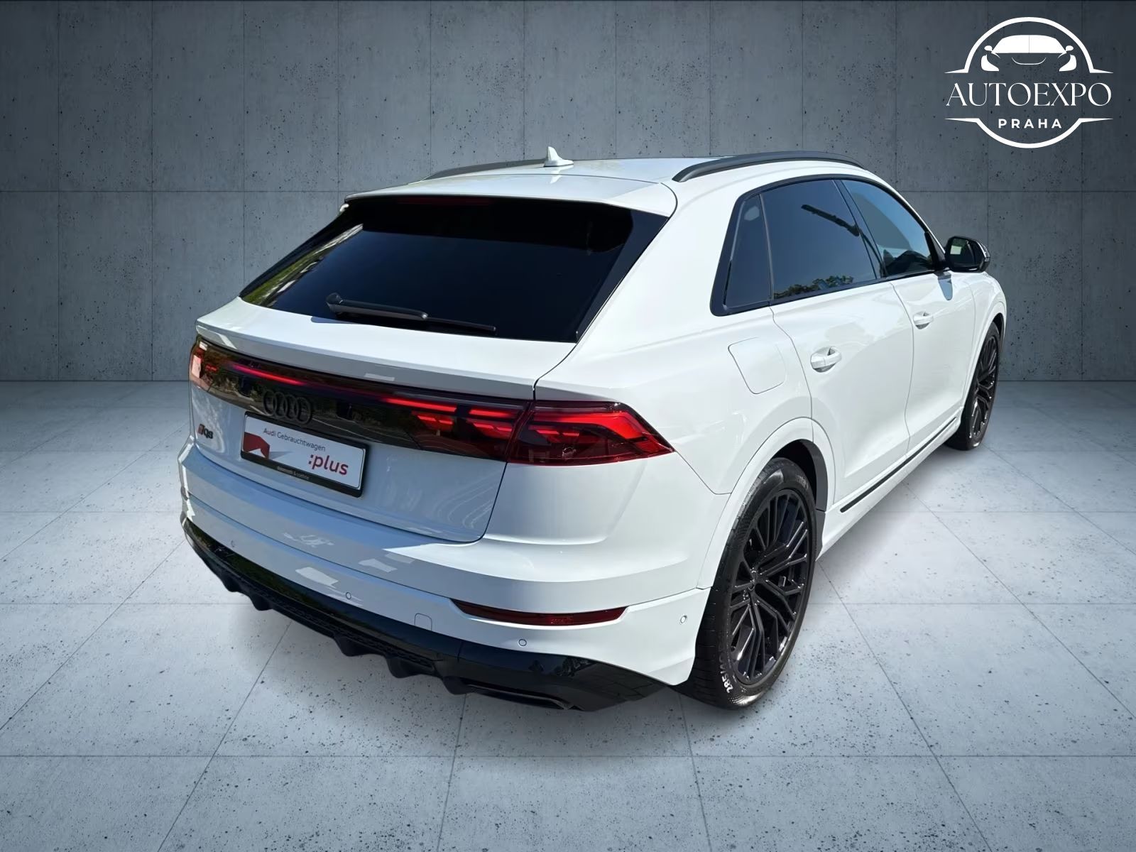 Audi Q8, S line 50 TDI - fotka 2