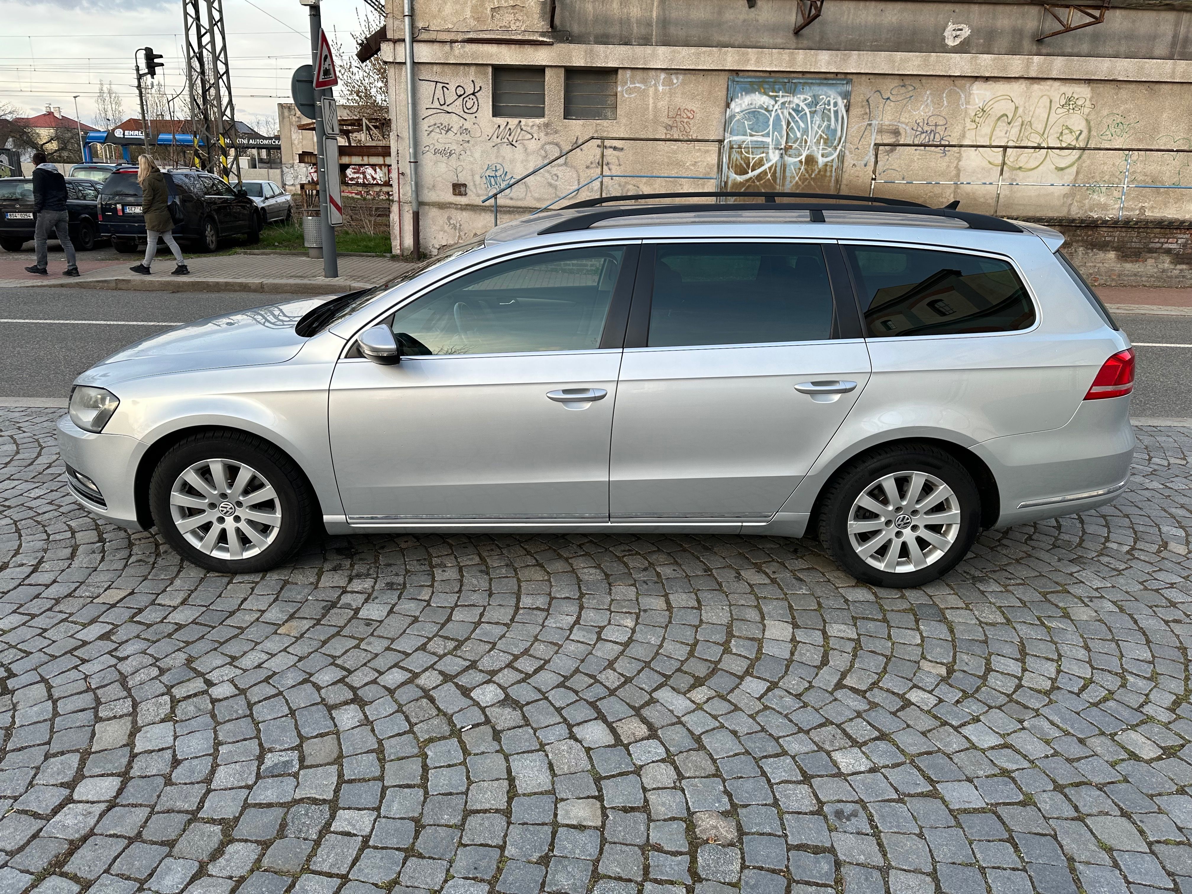 Volkswagen Passat, 2,0 TDI manual - fotka 6