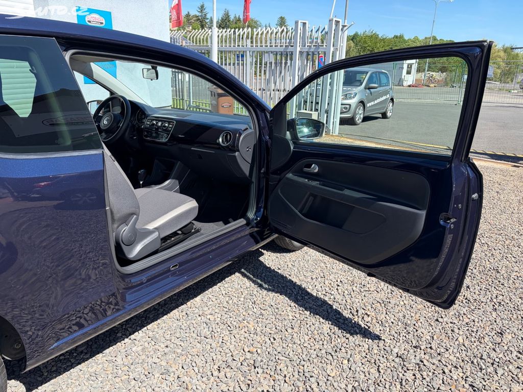 Volkswagen Up!, 1,0 AUTOMAT. AC, ZACHOVALÉ