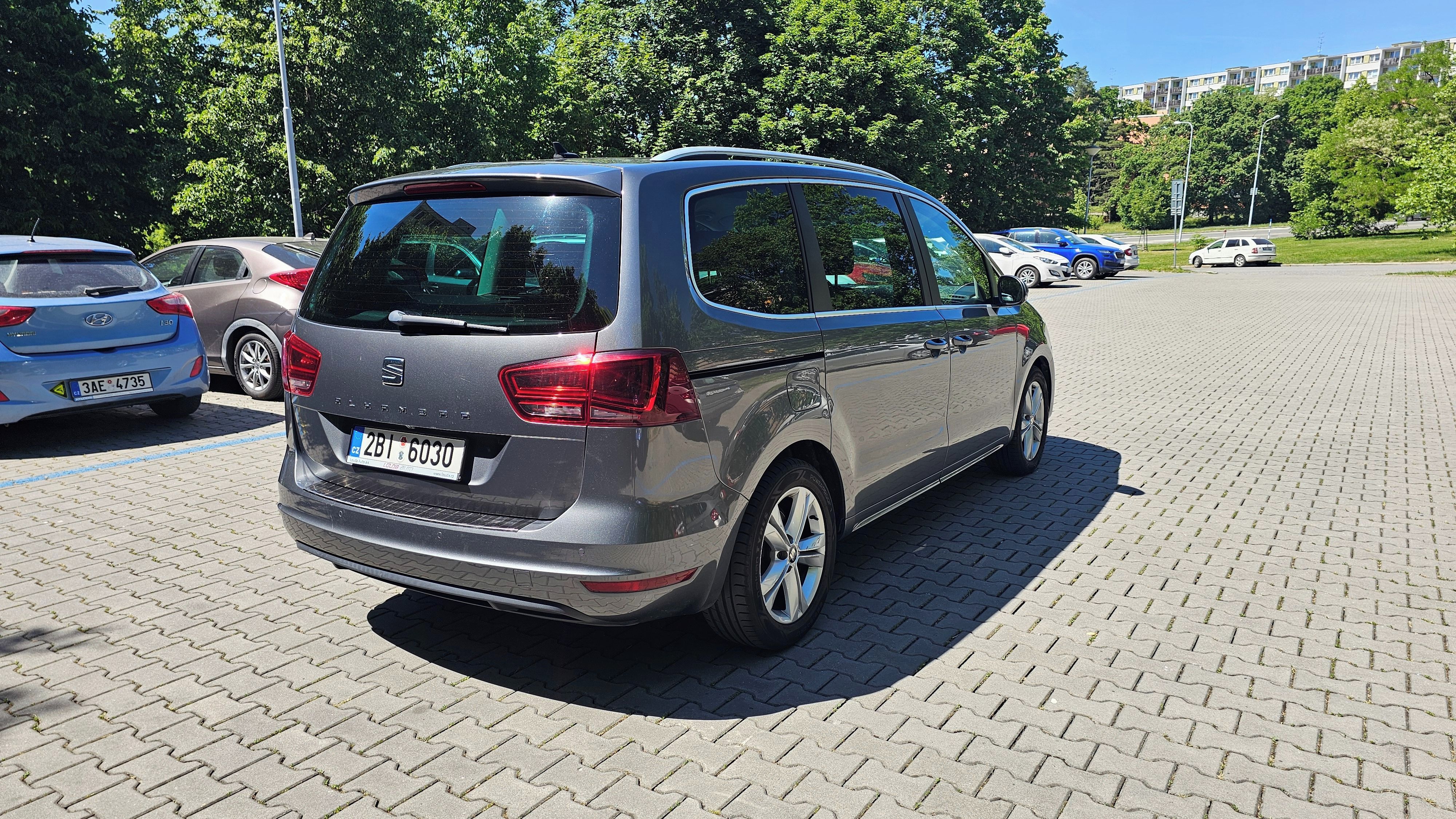 Seat Alhambra, 135kW, 7 míst, tažné - fotka 5