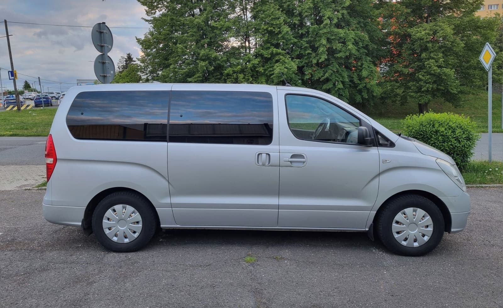 Hyundai H 1, 2.5 CRDi 125 kW 8 míst Klima - fotka 4
