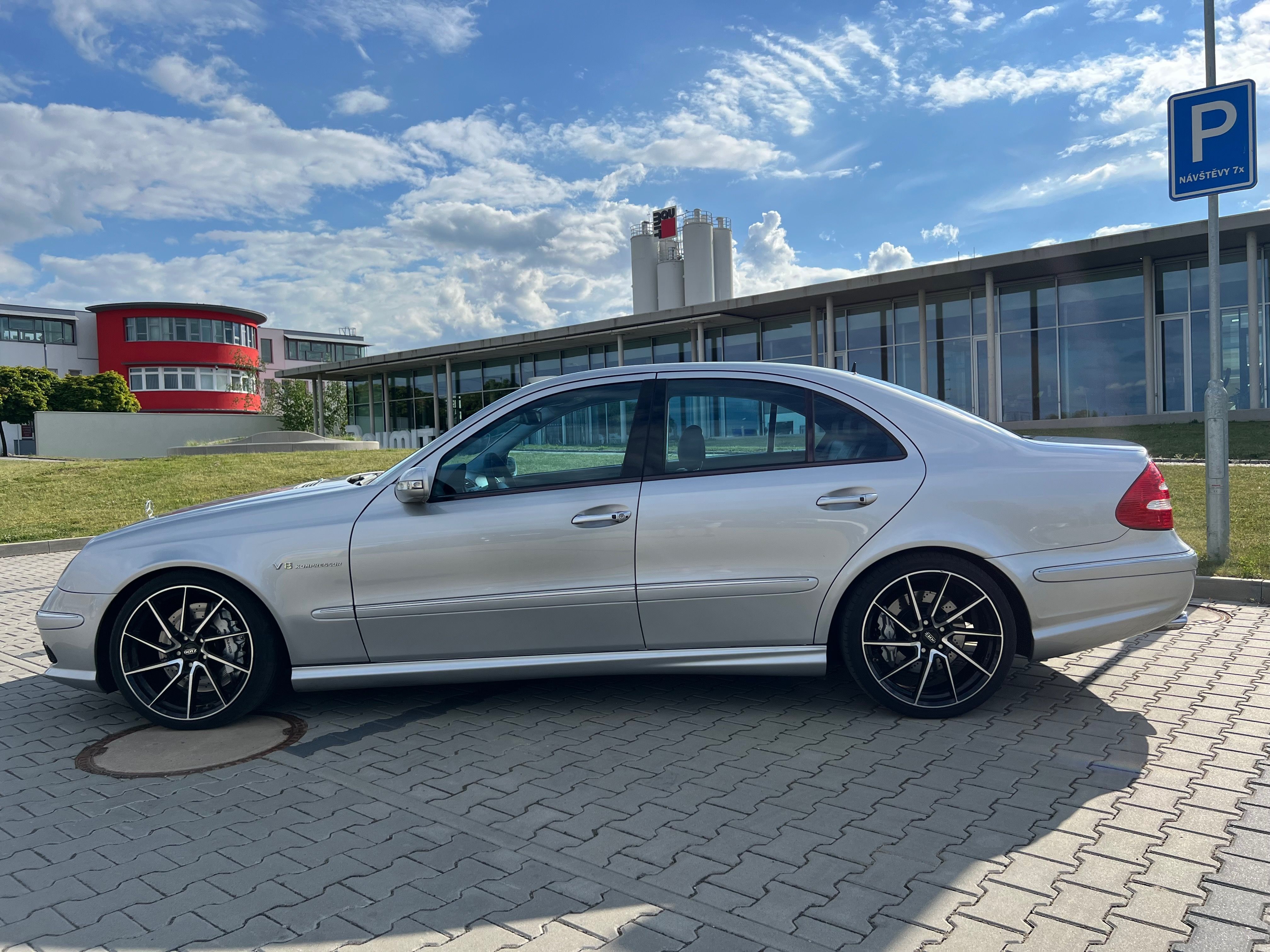 Mercedes-Benz Třídy E, Mercedes benz E55 AMG V8 - fotka 6