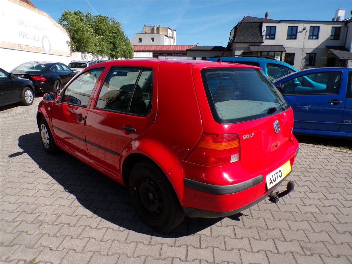 Volkswagen Golf, 1,4 16V  TAŽNÉ ZAŘÍZENÍ,KAMERA - fotka 4