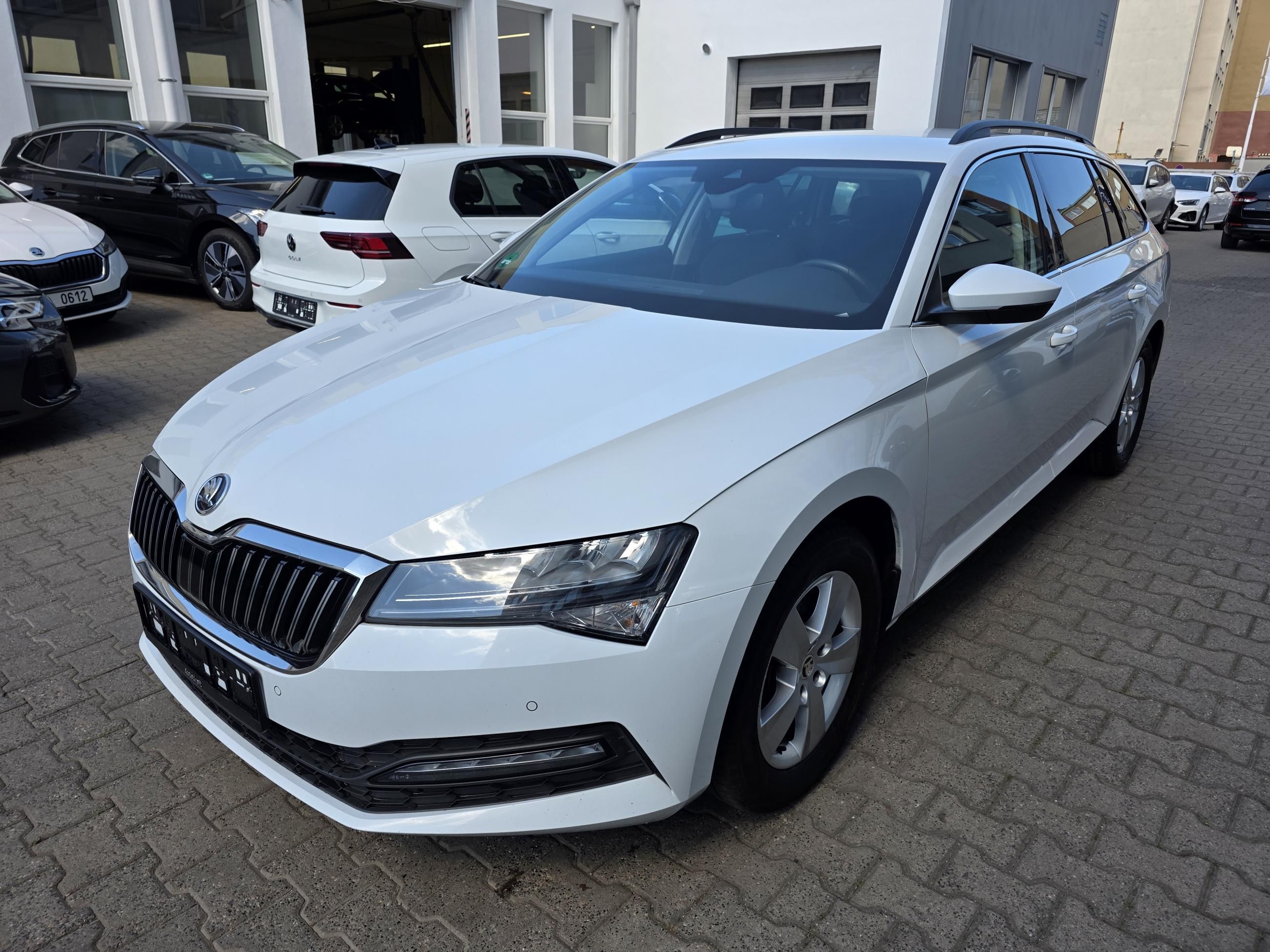 Škoda Superb, 2.0 TDI 110kW DSG / ALU 16'' - fotka 3