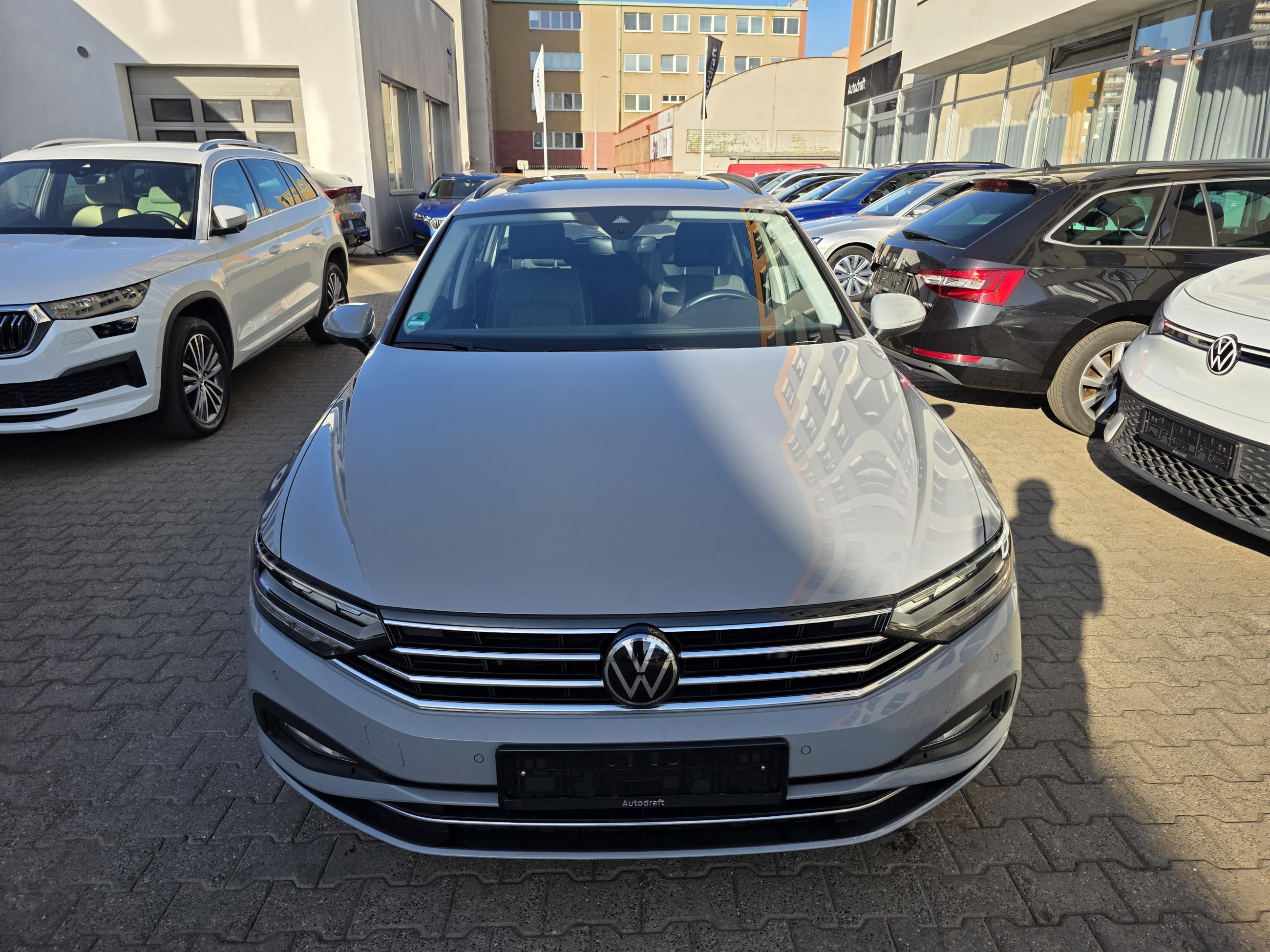 Volkswagen Passat Variant, 2.0 TDI 110kW DSG / 2x sada AL - fotka 3