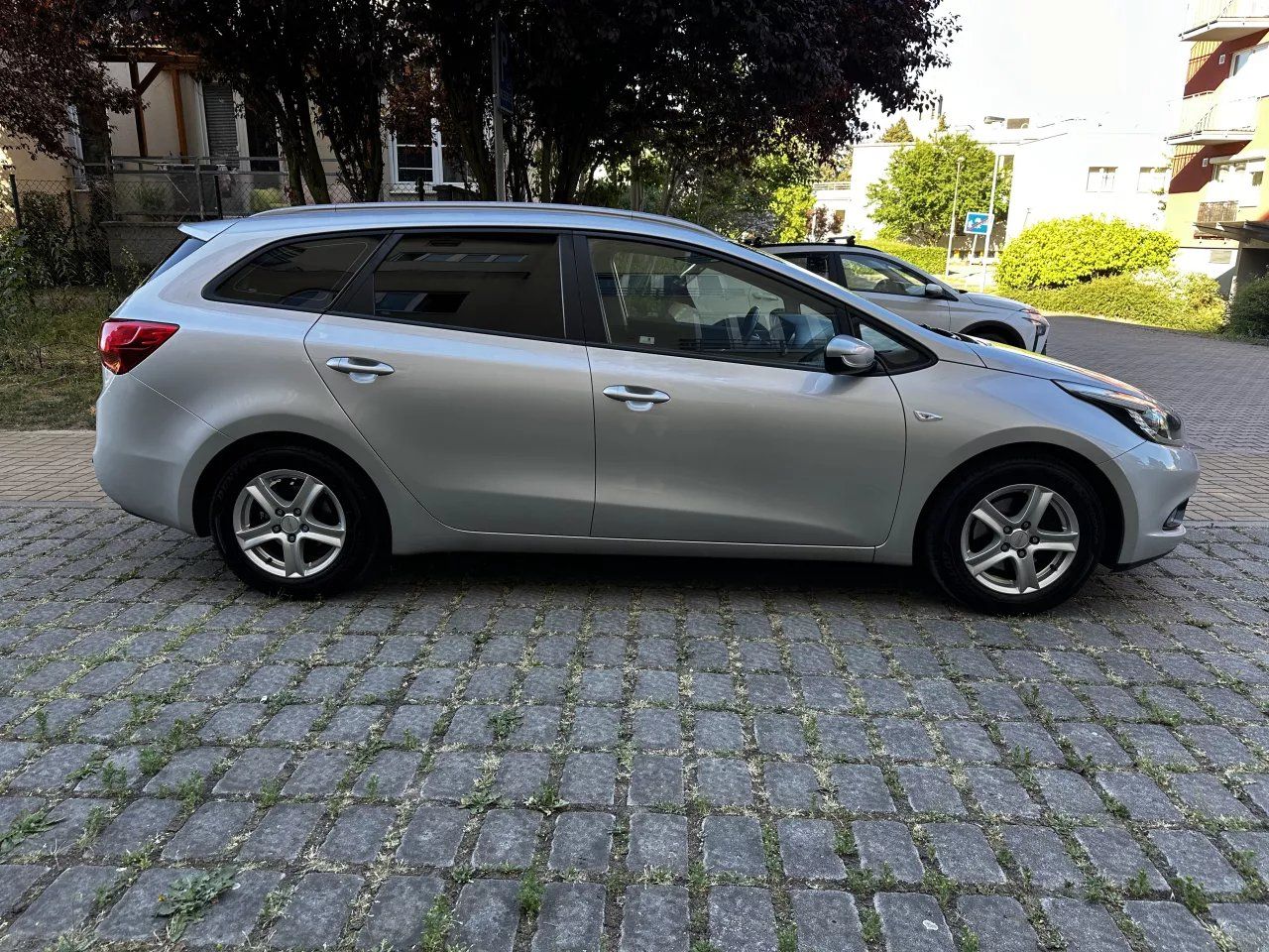 Kia Cee´d, 1.6 99kW Anniversary Tažné ALU - fotka 4