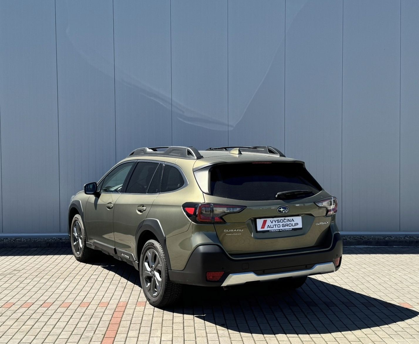 Subaru Outback, 2.5i 124kW CVT 4WD ACTIVE - fotka 2