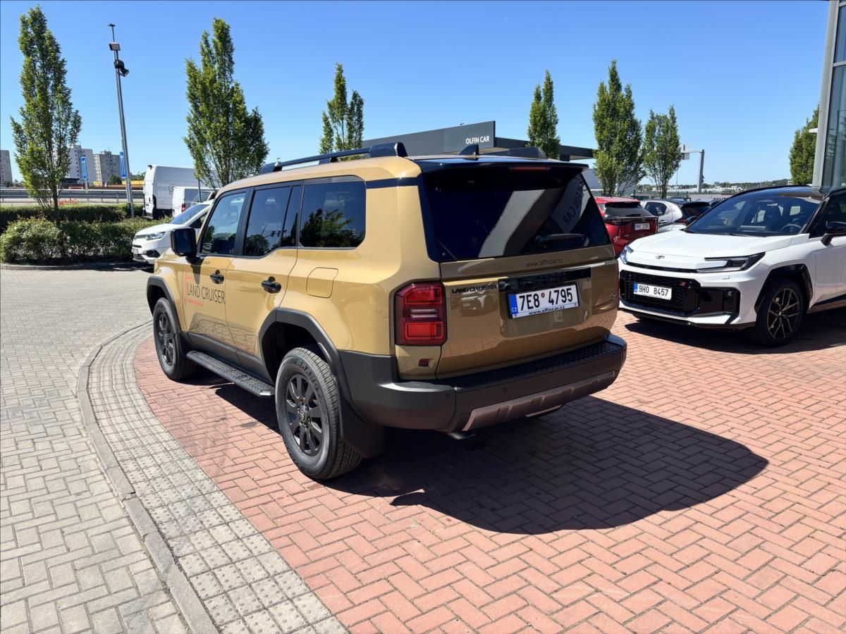 Toyota Land Cruiser, 2,8 MHEV Invincible - fotka 3