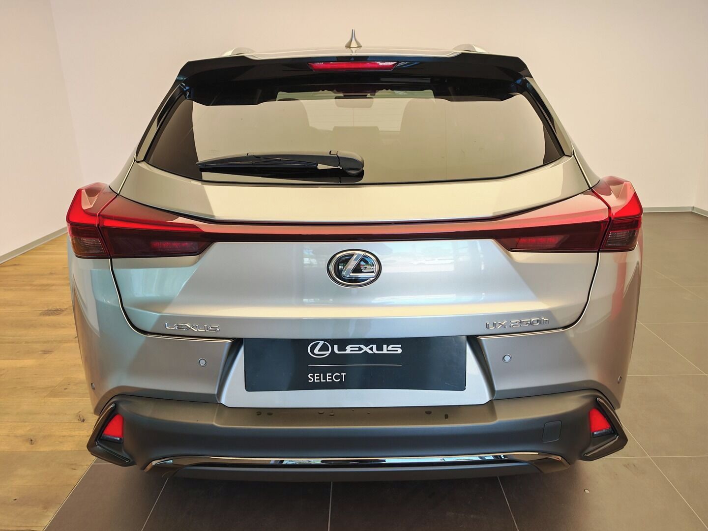 Lexus UX 250h, 250h 2WD F Sport Design - fotka 5