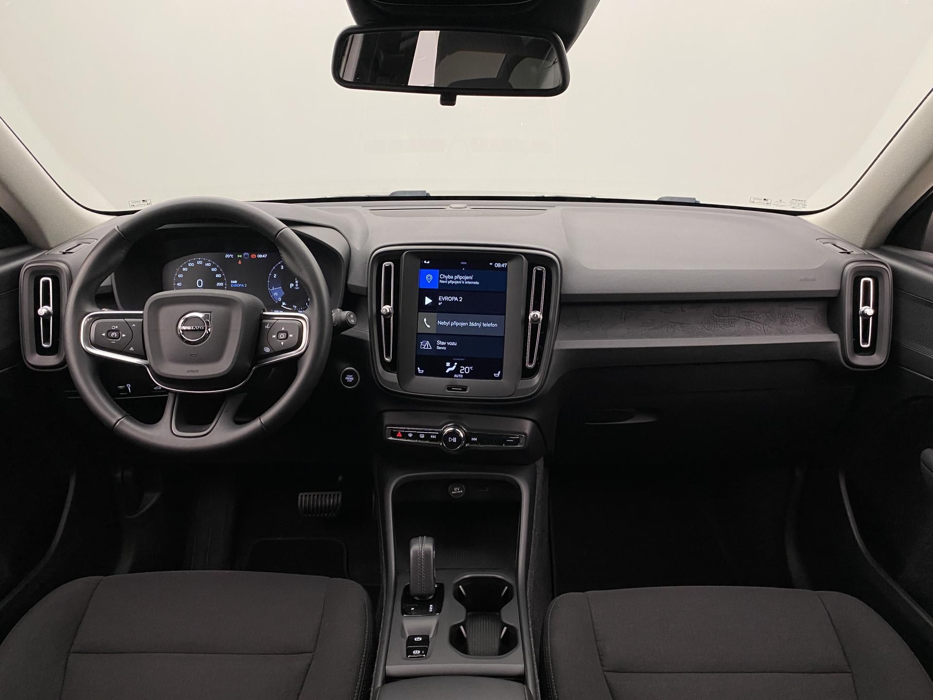 Volvo XC40, T2 KINETIC AUT CZ - fotka 2