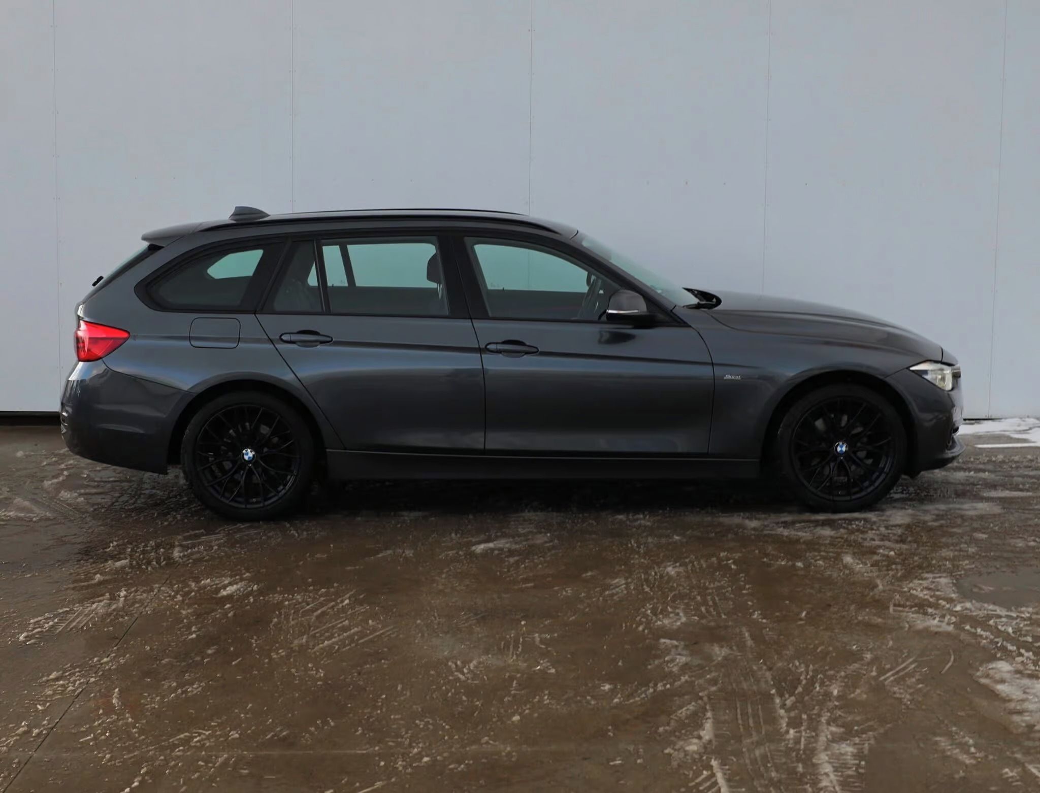 BMW Řada 3, BMW 320d xDrive Touring Sport - fotka 5