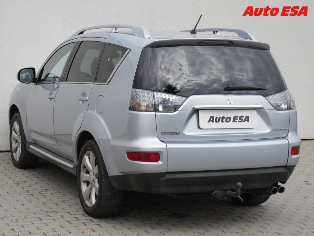 Mitsubishi Outlander, 2.2 DI-D 4WD,Intense,AT - fotka 6