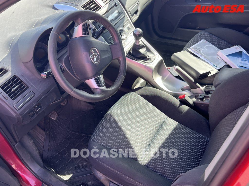 Toyota Auris, 1.6 i - fotka 3