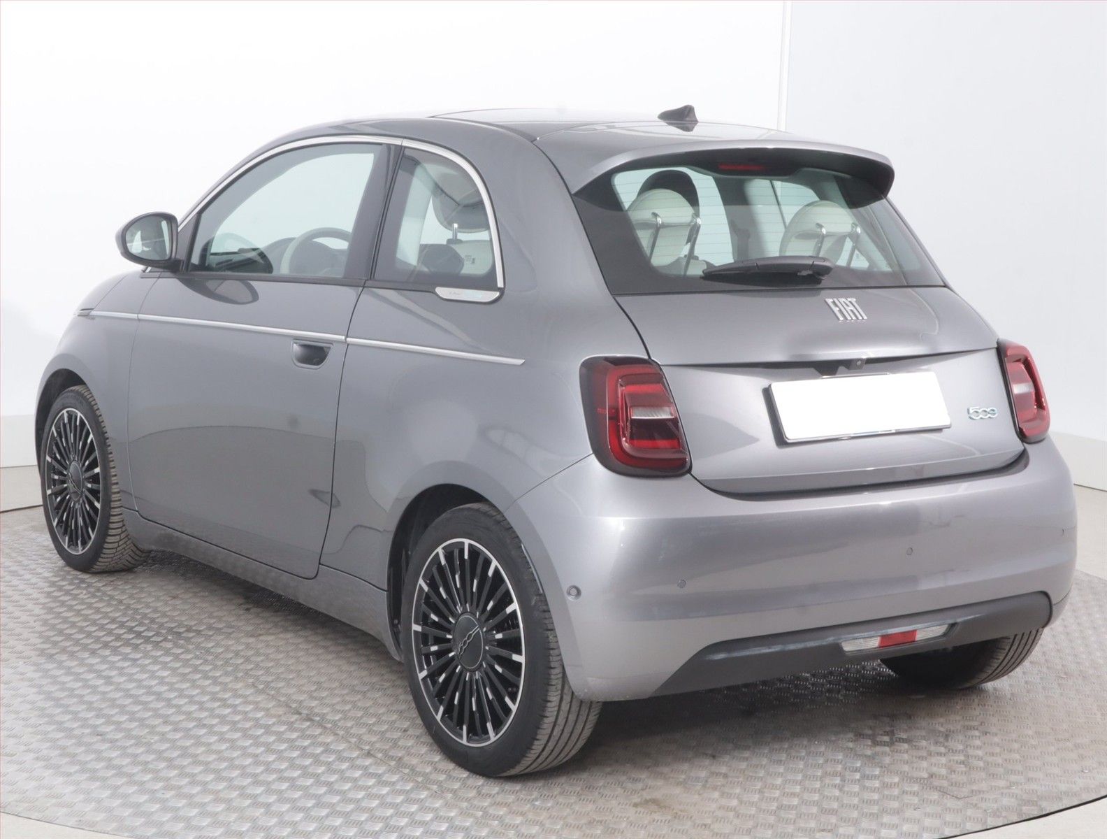 Fiat 500E, 42 kWh, SoH 93%, Automat - fotka 4