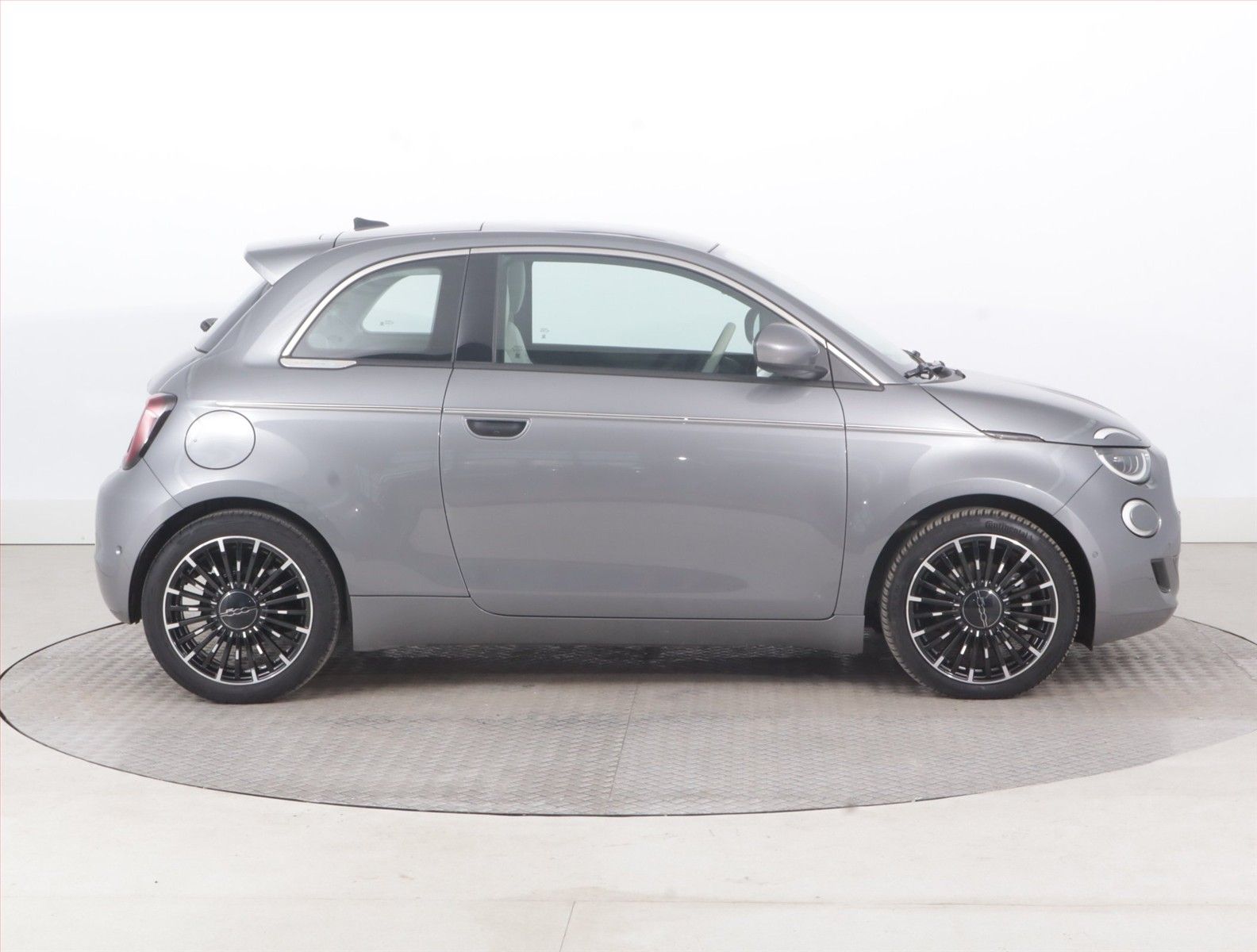 Fiat 500E, 42 kWh, SoH 93%, Automat - fotka 6