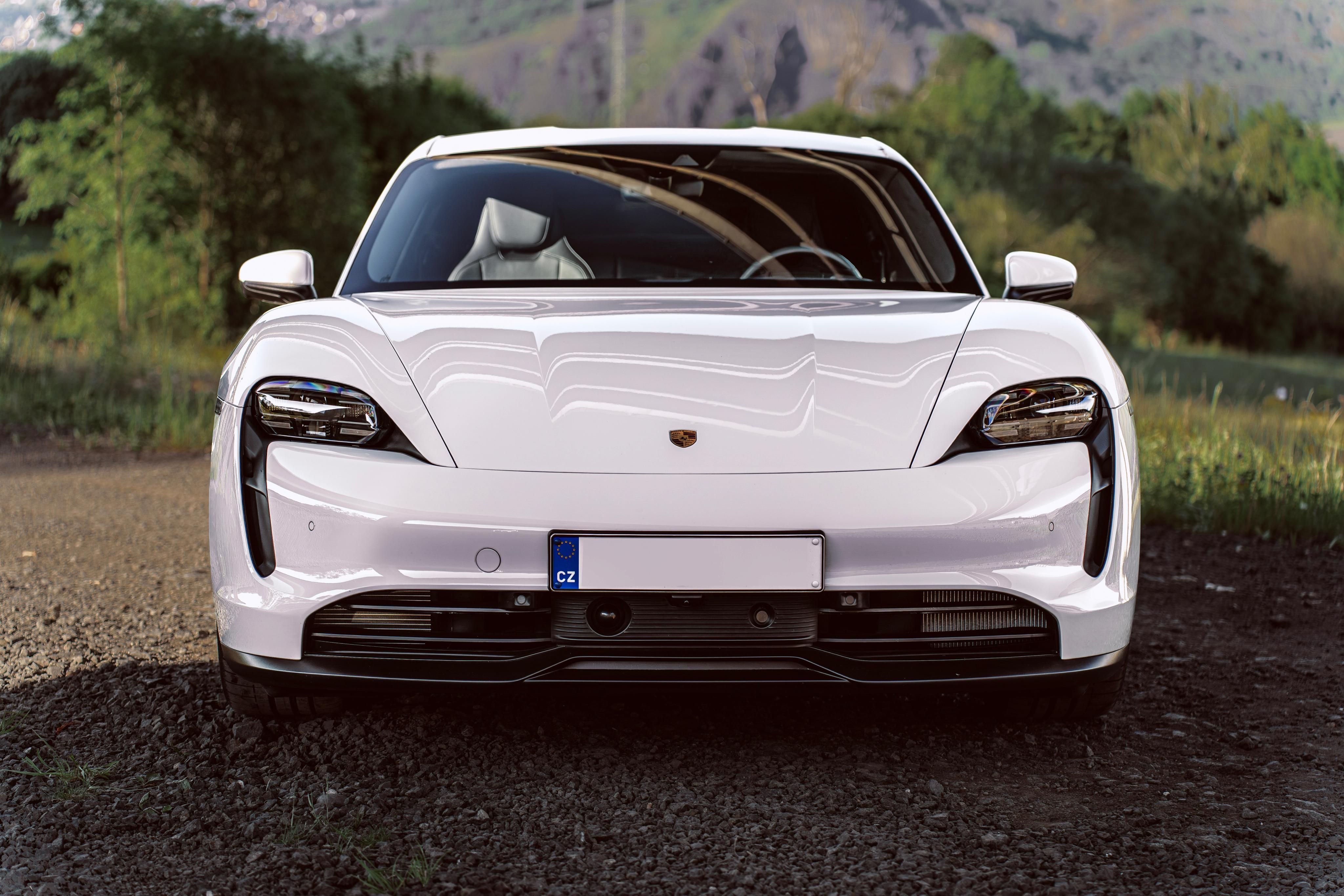 Porsche Taycan, 4S - 5000 KM - VZDUCH, BOSE - fotka 2
