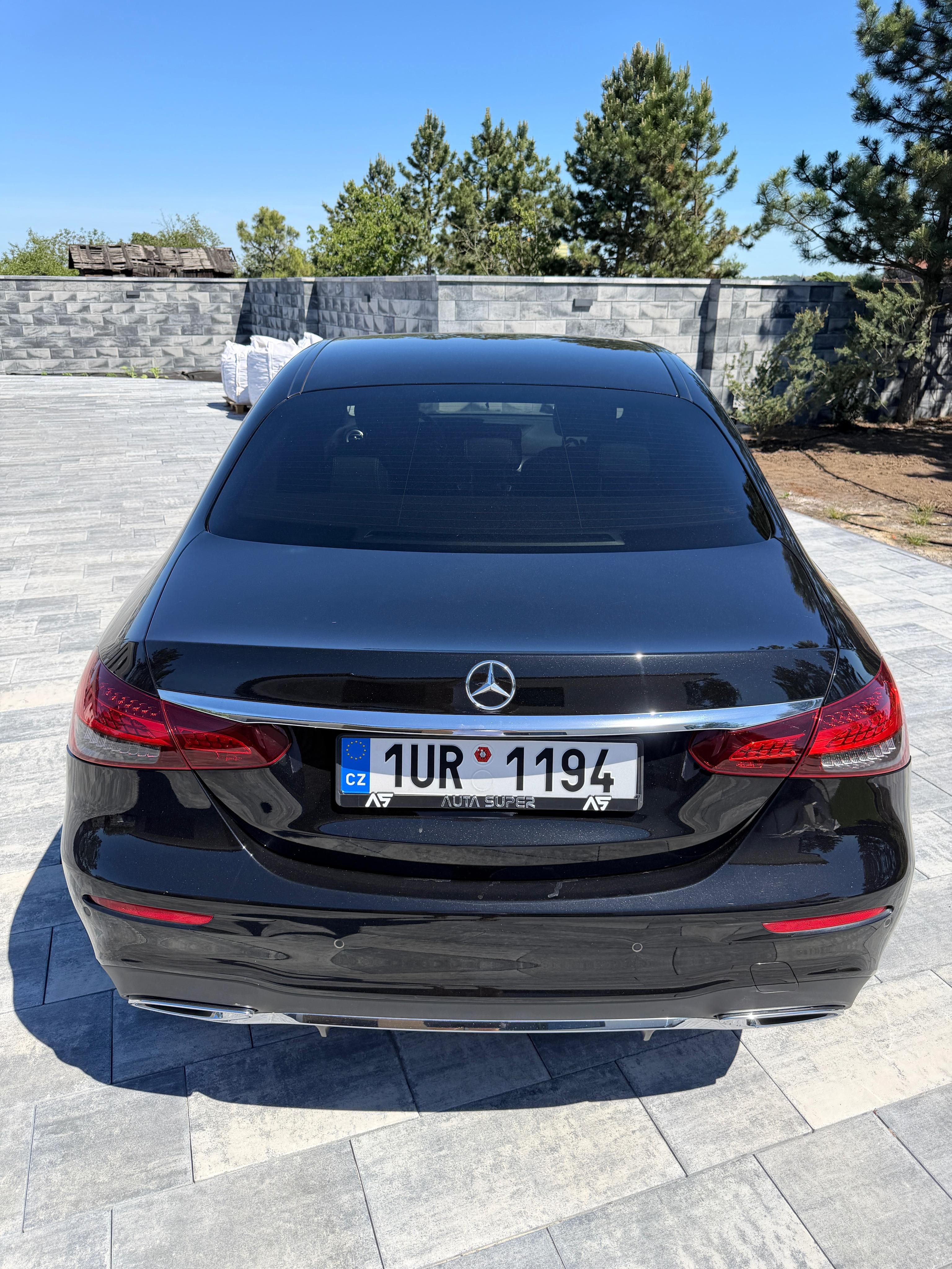 Mercedes-Benz Třídy E, AMG / TOP výbava + zimní pneu - fotka 5