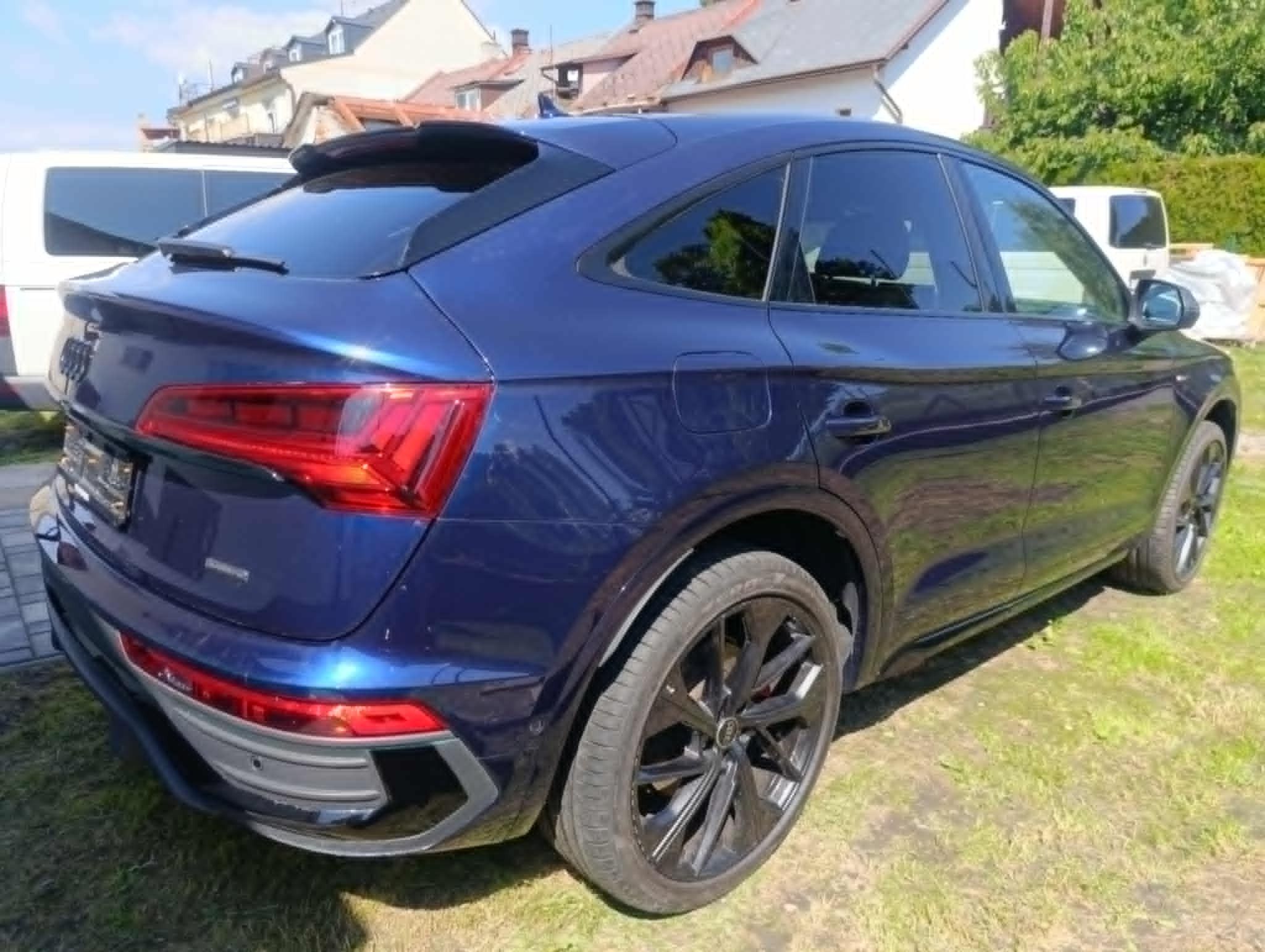 Audi Q5, 2.0 S-Line Hybrid Quattro - fotka 5