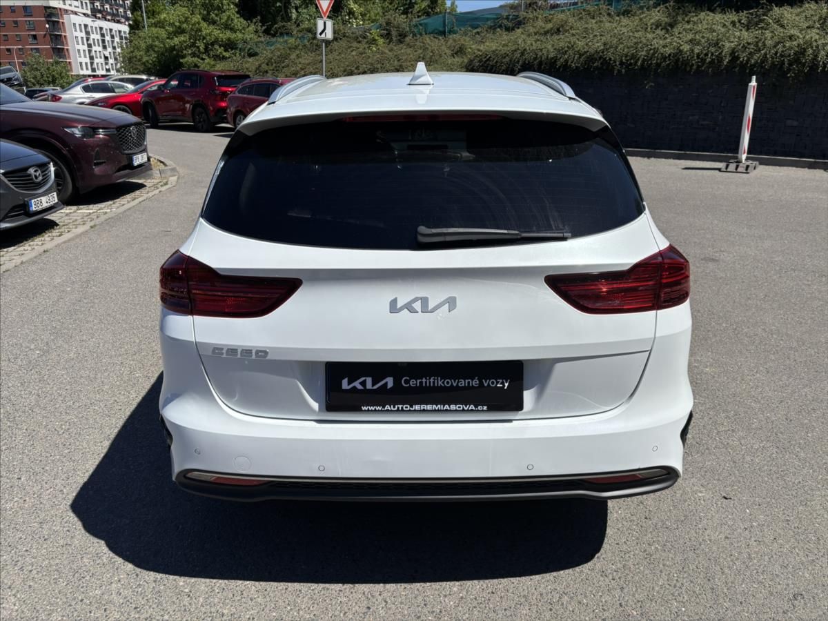 Kia Cee´d, 1,5 TGDi 118kW AT TOP KAMERA - fotka 4
