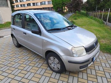 1.1 benzín, servírováno