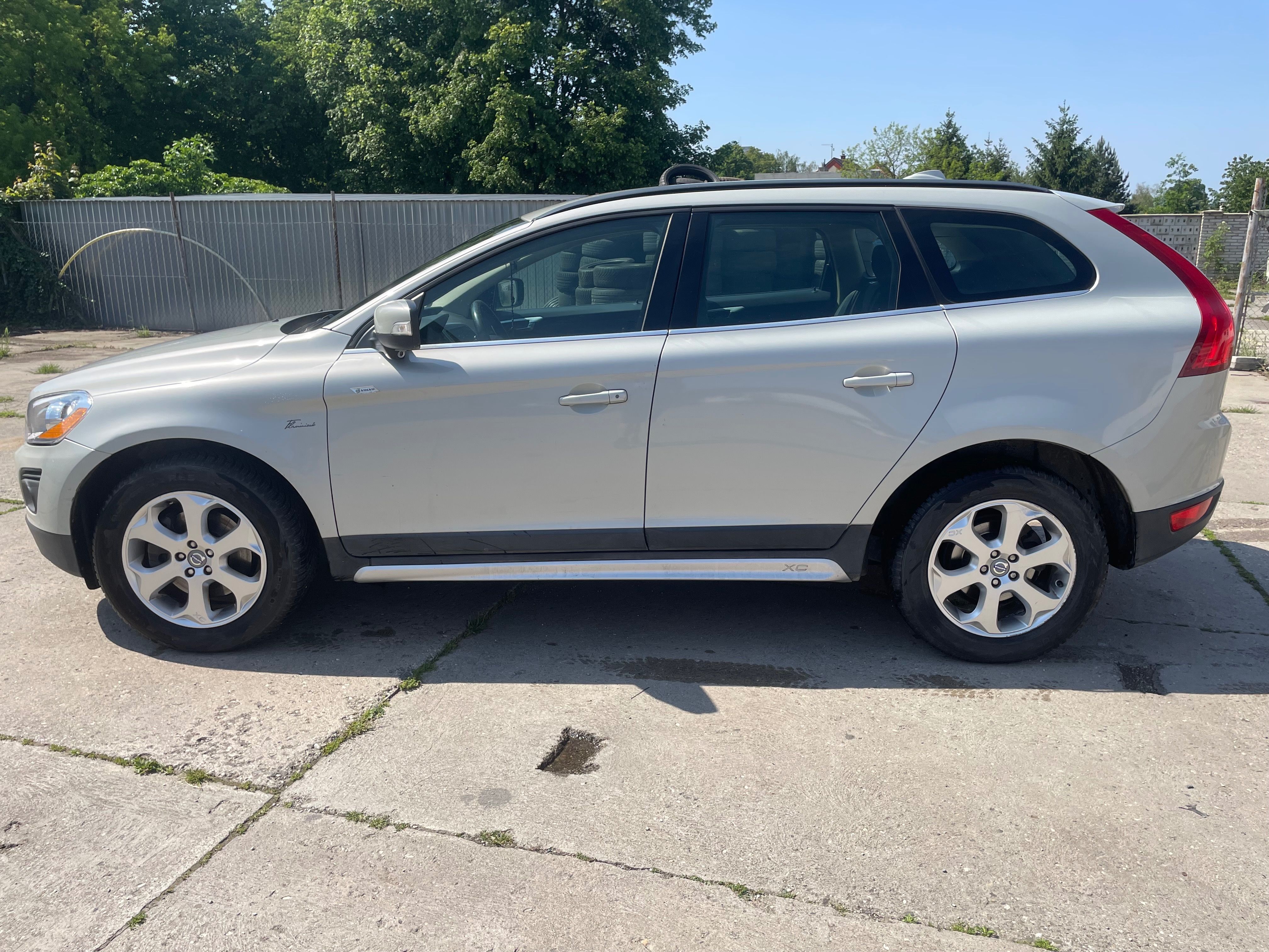 Volvo XC60 - fotka 5