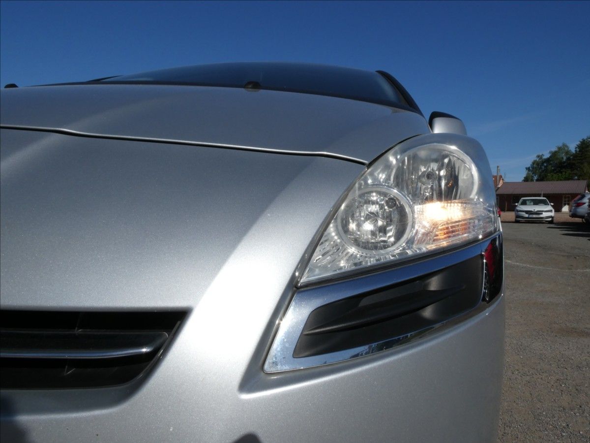 Peugeot 5008, 1,6 16V 115kW Panorama,po serv - fotka 4