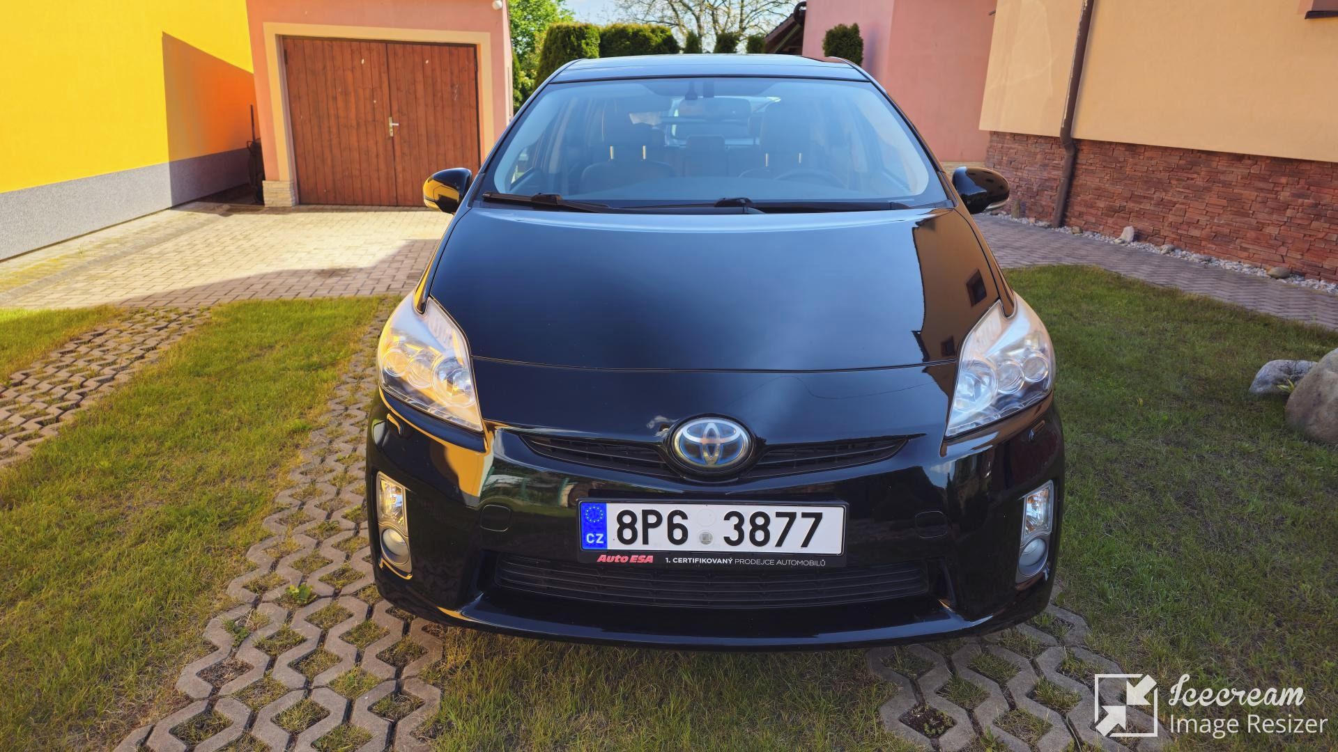 Toyota Prius, 1.8 Hybrid - fotka 6