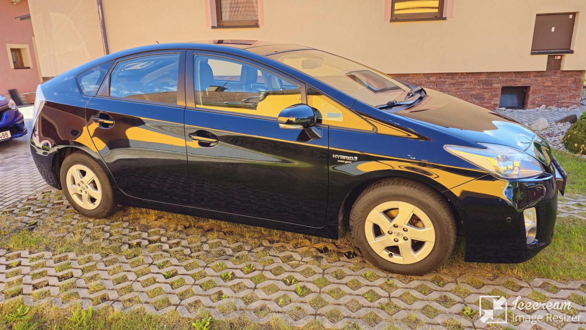 Toyota Prius, 1.8 Hybrid - fotka 5