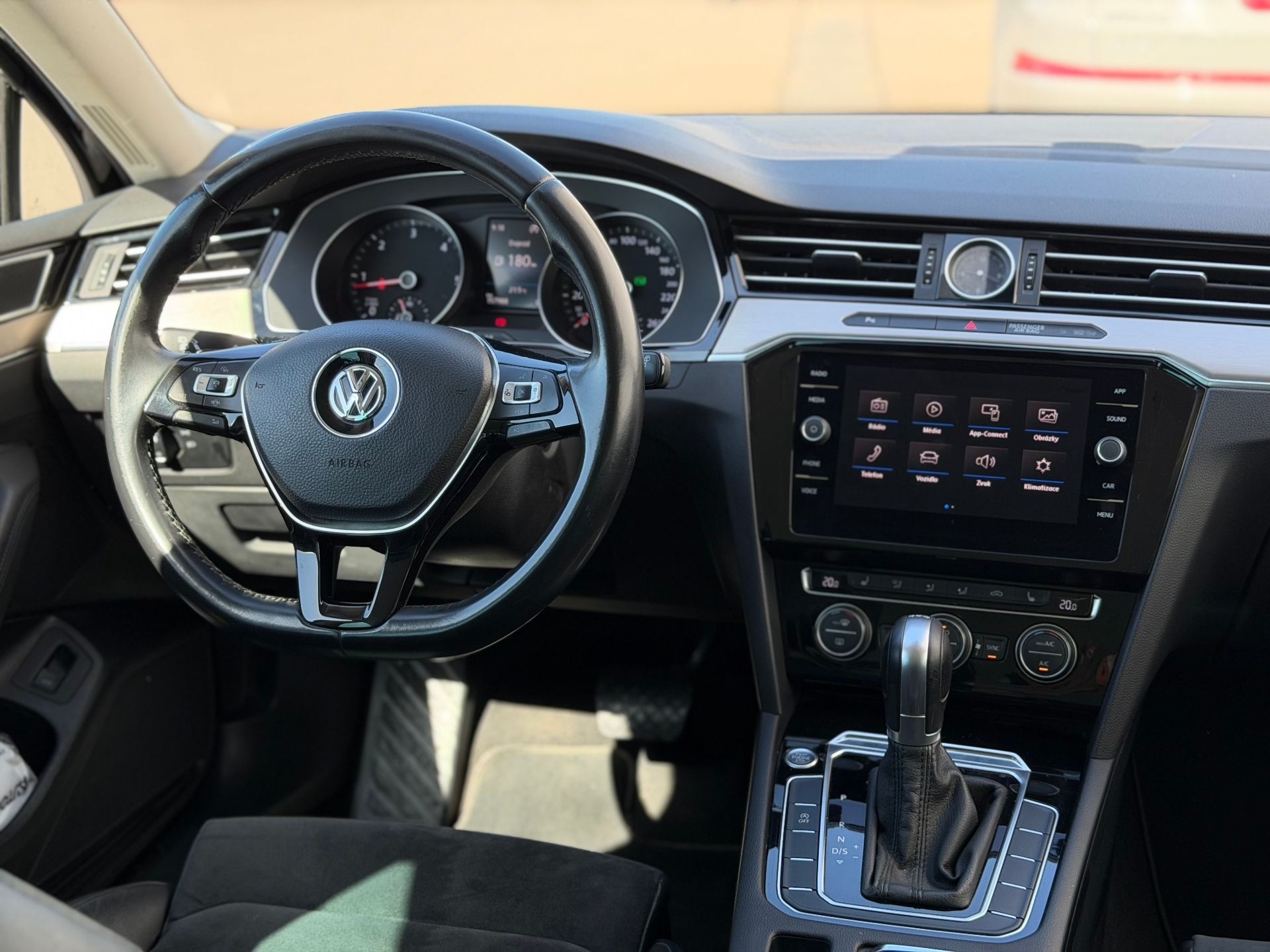 Volkswagen Passat, 2.0TDi 110kW DSG HIGHLINE - fotka 5