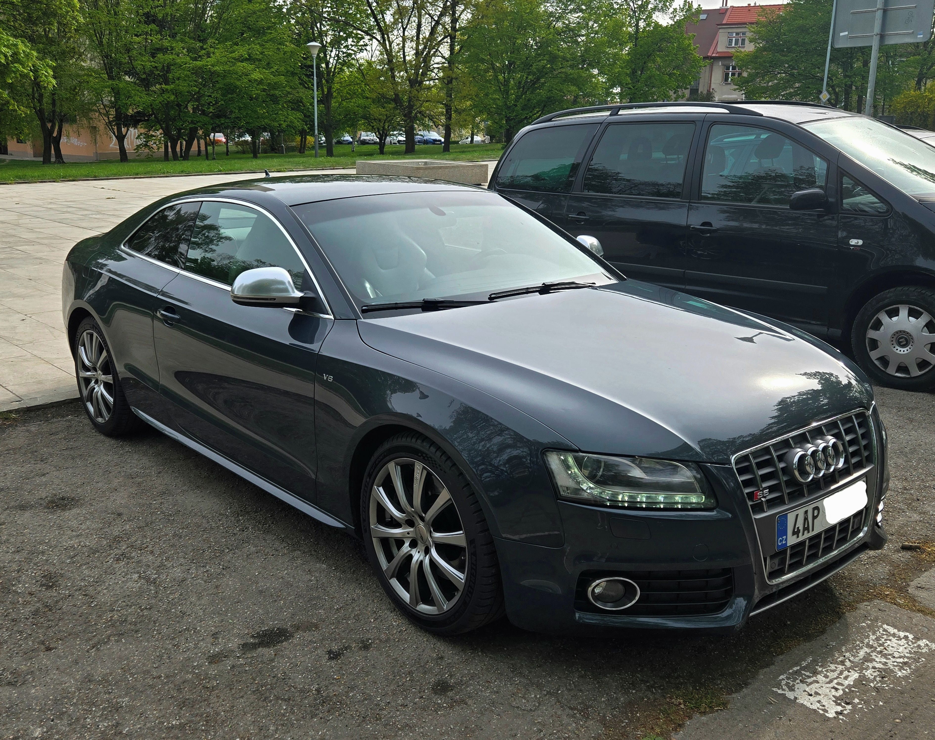 Audi S5, 4.2 V8 manuál - fotka 2