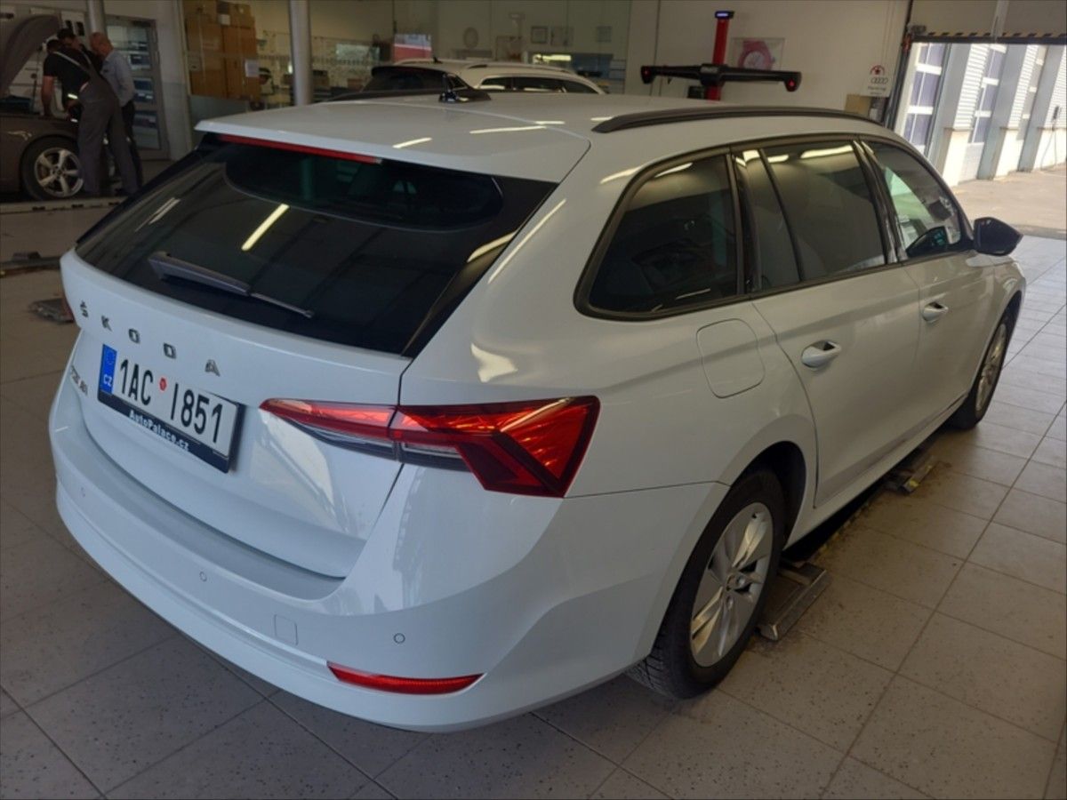 Škoda Octavia, 2,0 TDi Combi Ambition+ - fotka 2