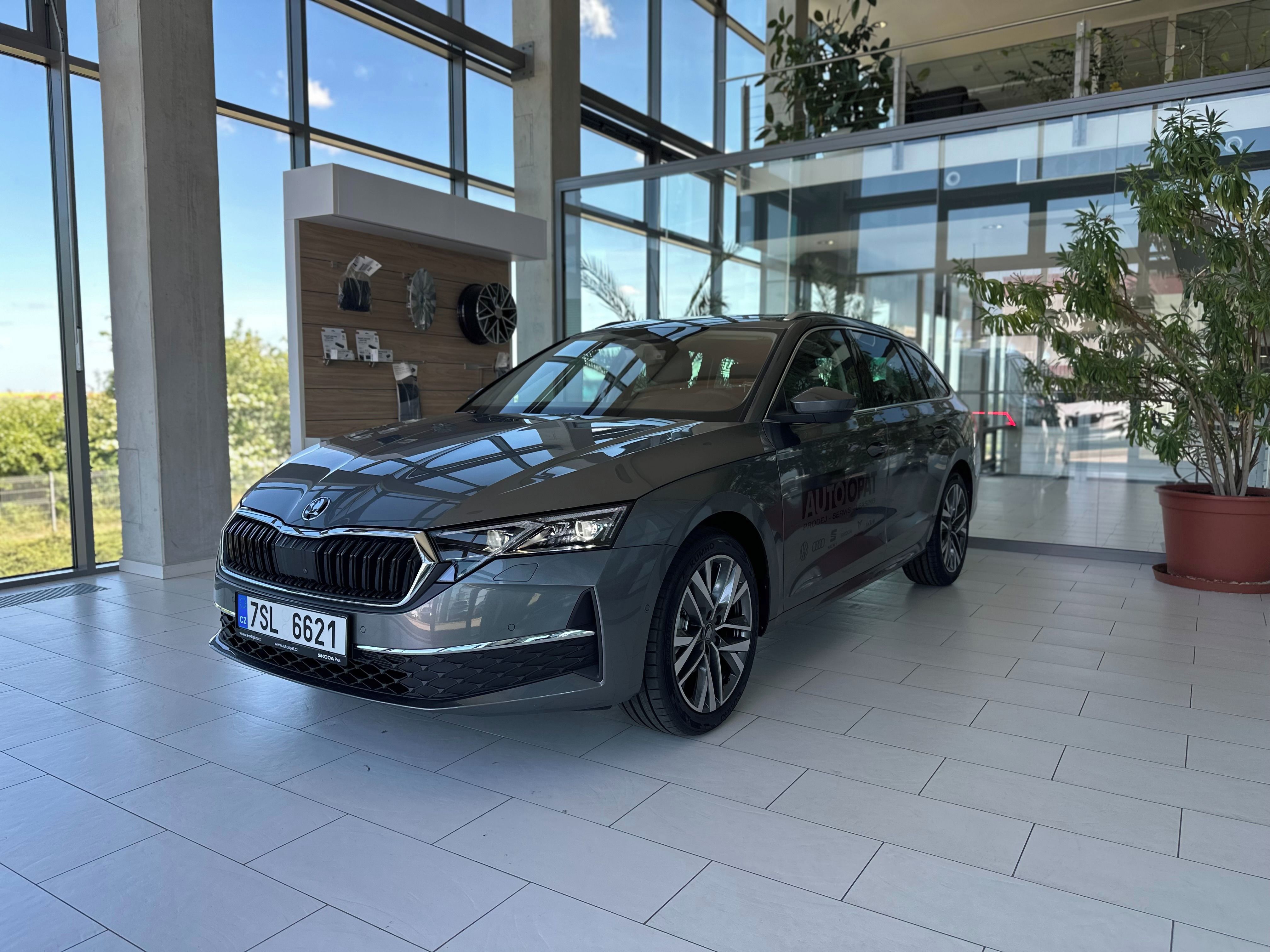 Škoda Octavia, Excl. Selection 2,0 TDI 110 kW - fotka 3