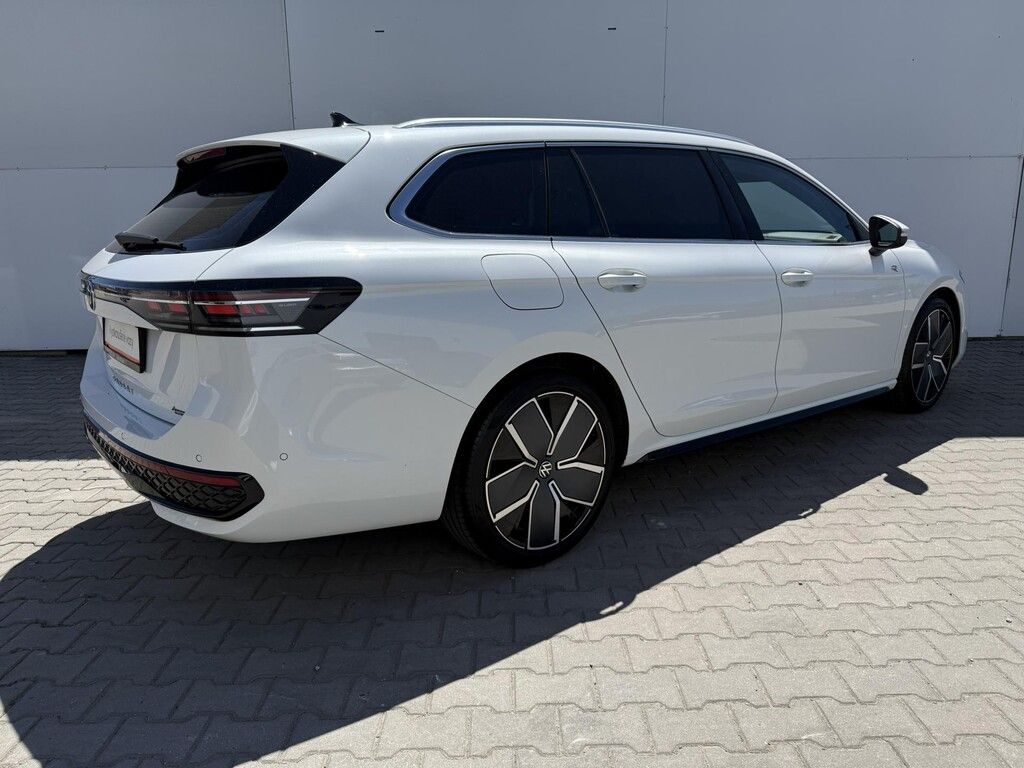 Volkswagen Passat Variant, DSG 4M 2,0 TSi 195 kW R-Line - fotka 2