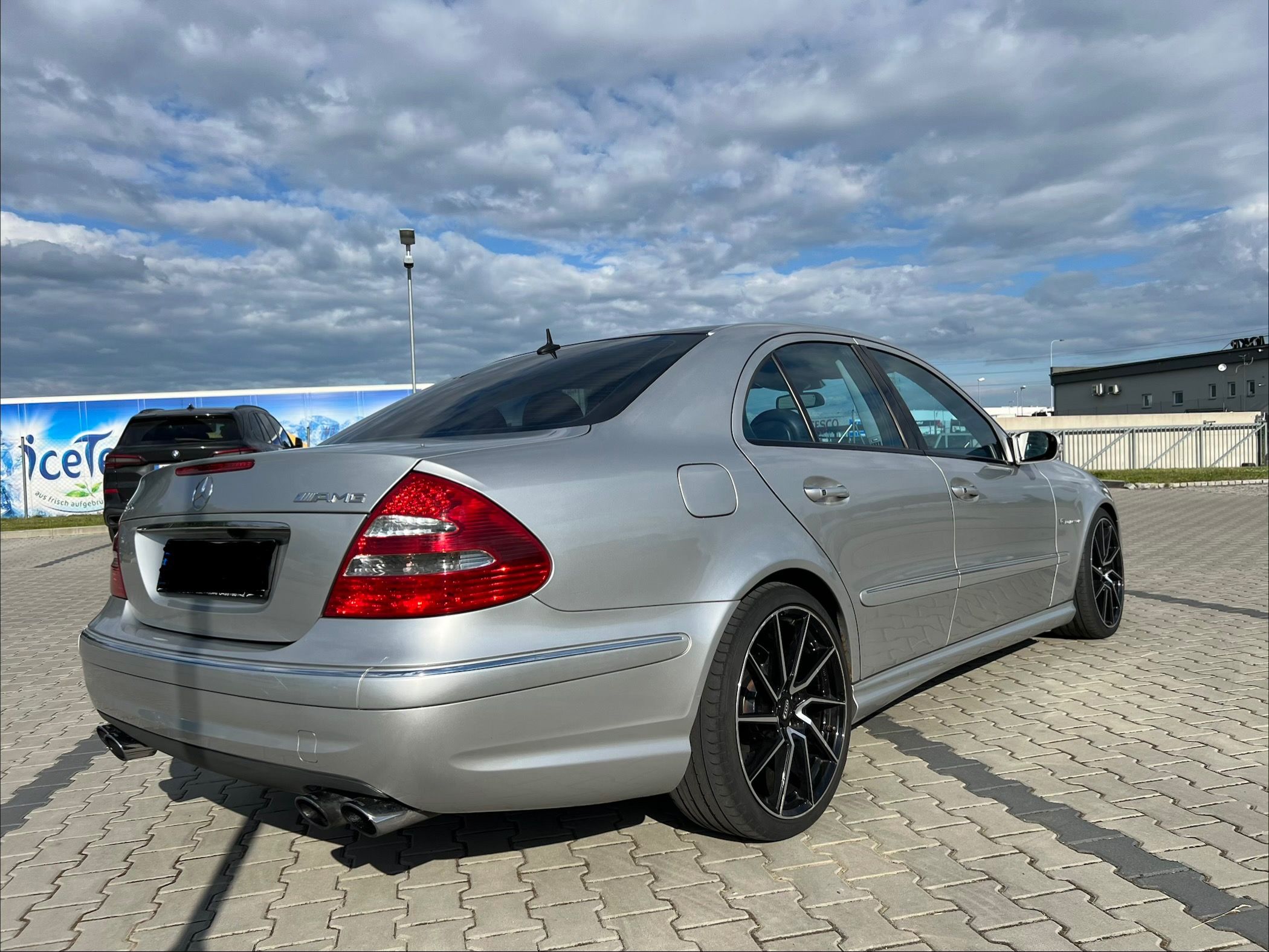 Mercedes-Benz Třídy E, Mercedes benz E55 AMG V8 - fotka 4