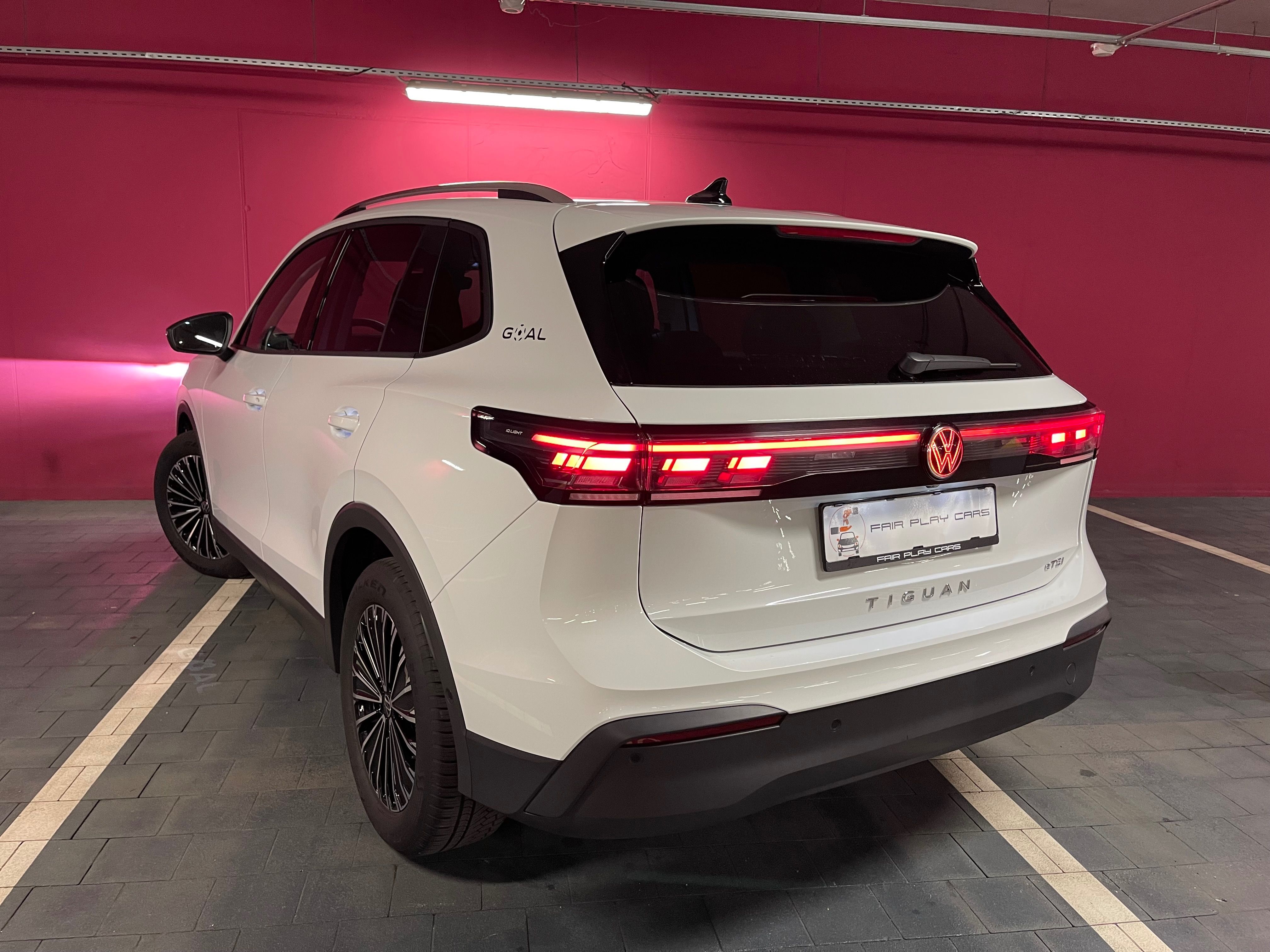 Volkswagen Tiguan, TSI/360kamery/LEDMatrix/Záruka - fotka 5
