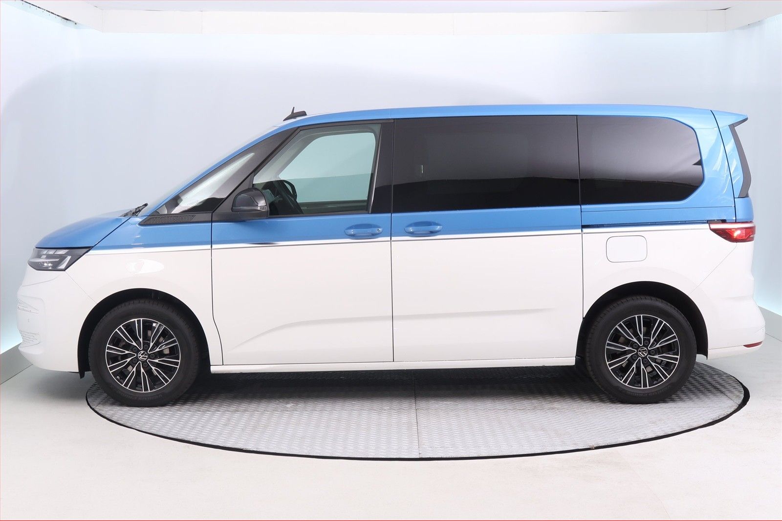 Volkswagen Multivan, 1.5 TSI, Klima, ČR, 1Maj - fotka 3