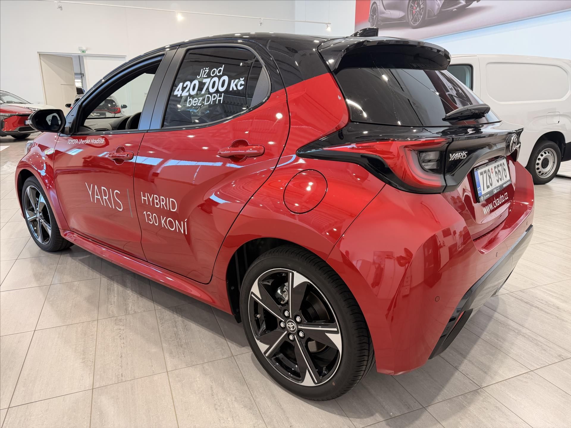 Toyota Yaris, 1,5 Executive Bitone  Hybrid ( - fotka 3