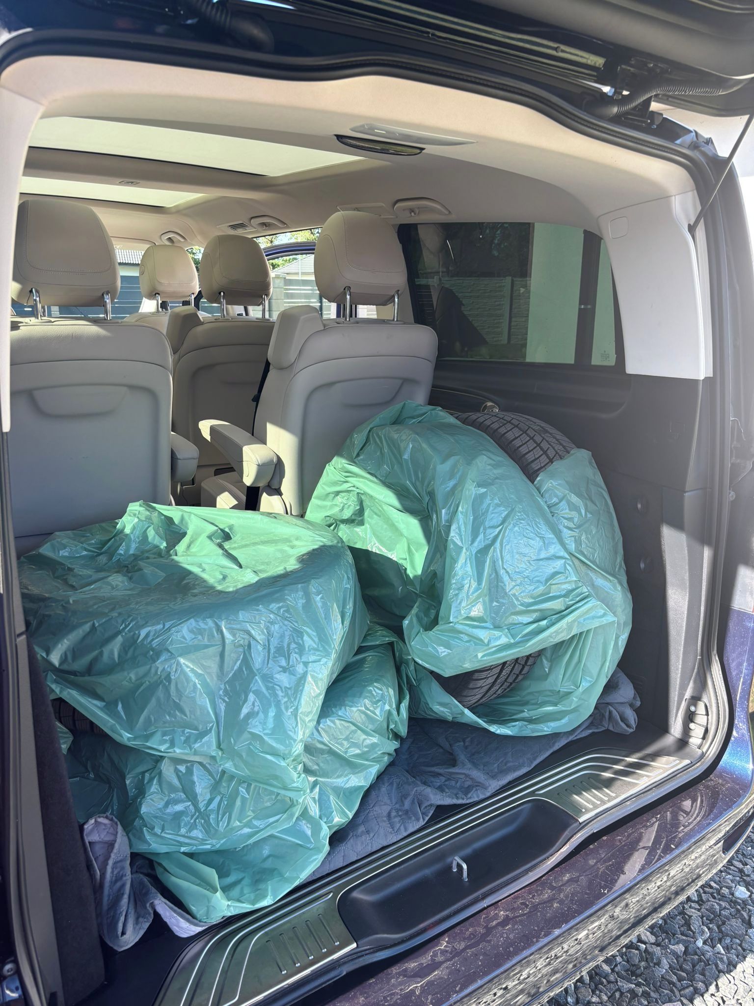 Mercedes-Benz Třídy V, Mercedes-Benz V300d 4Matic - fotka 4