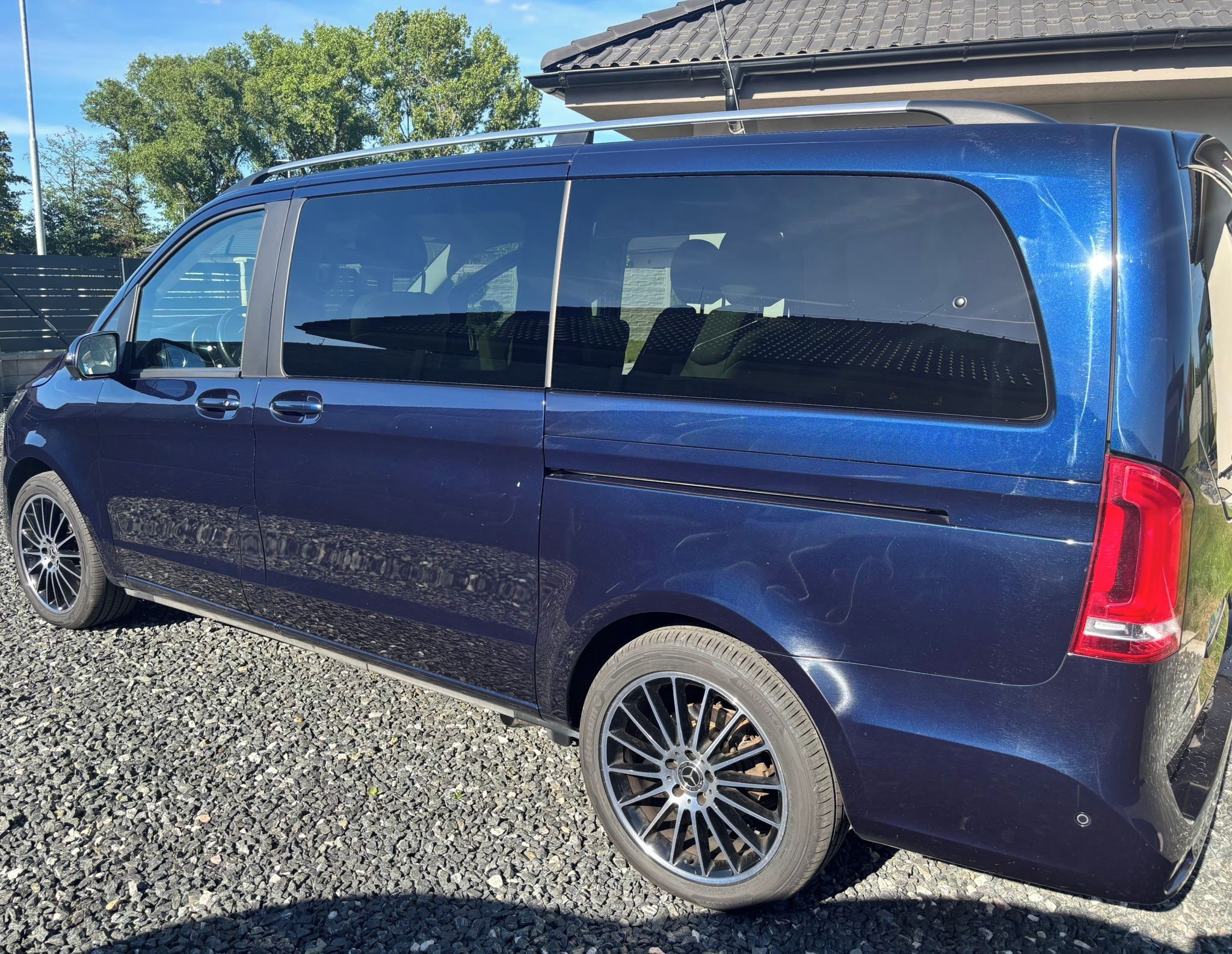 Mercedes-Benz Třídy V, Mercedes-Benz V300d 4Matic - fotka 3
