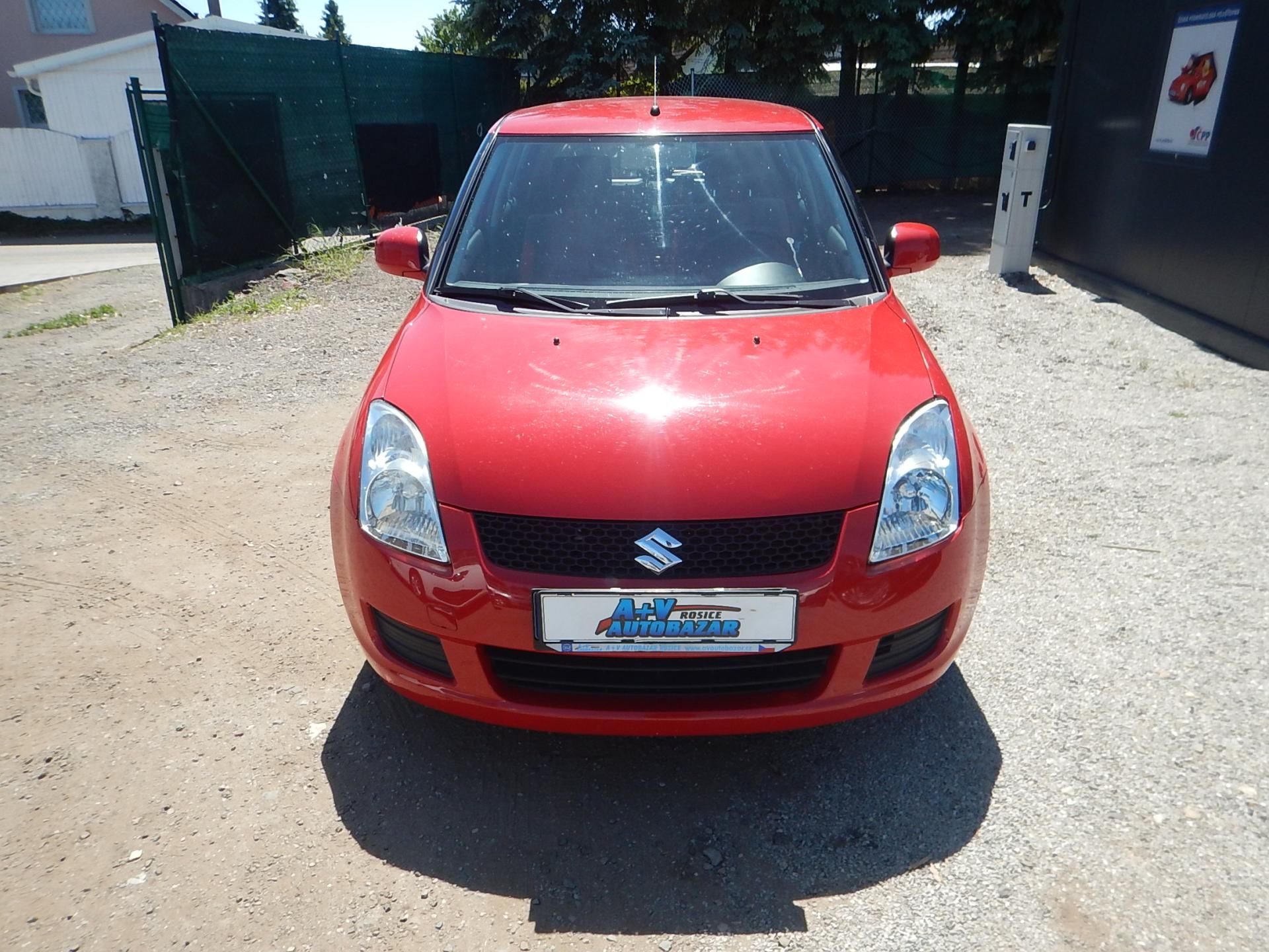 Suzuki Swift, 1.3i, KLIMA - fotka 3