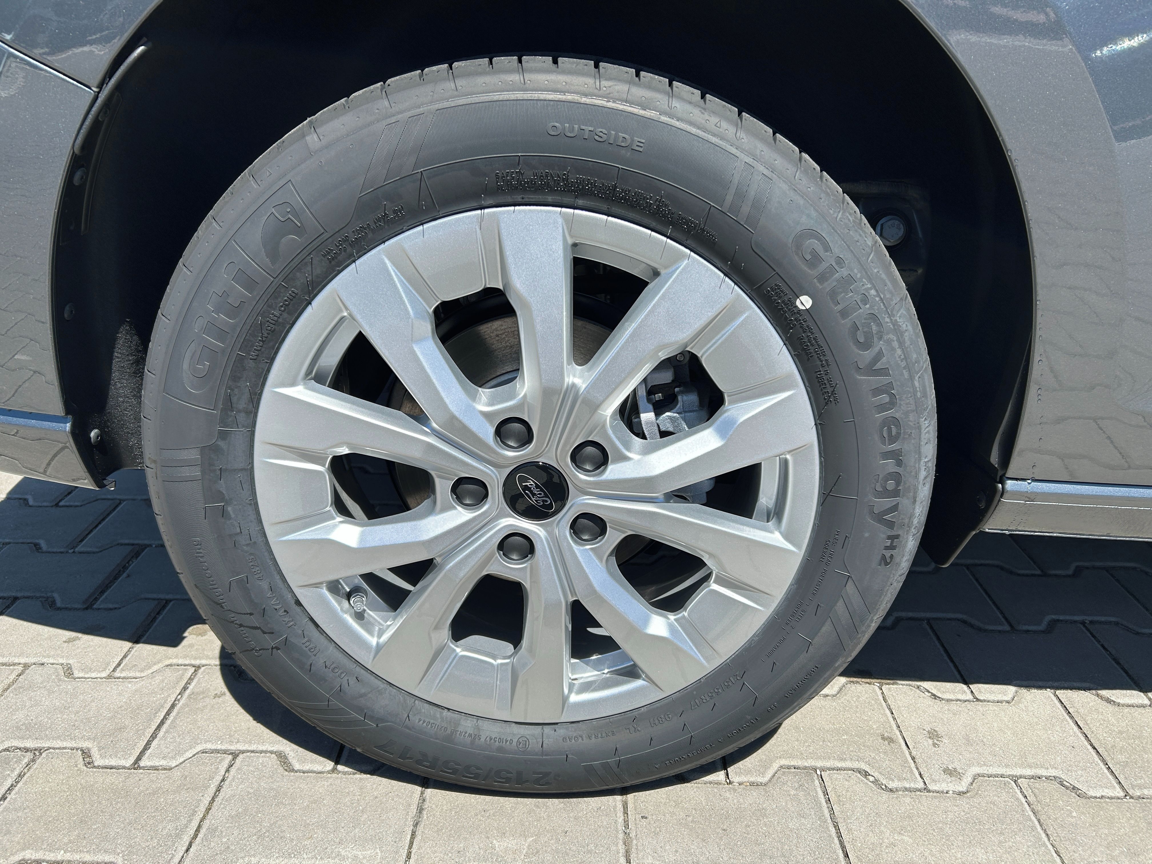 Ford Tourneo Connect, 1.5 Ecoboost 85kW AT Titanium - fotka 4