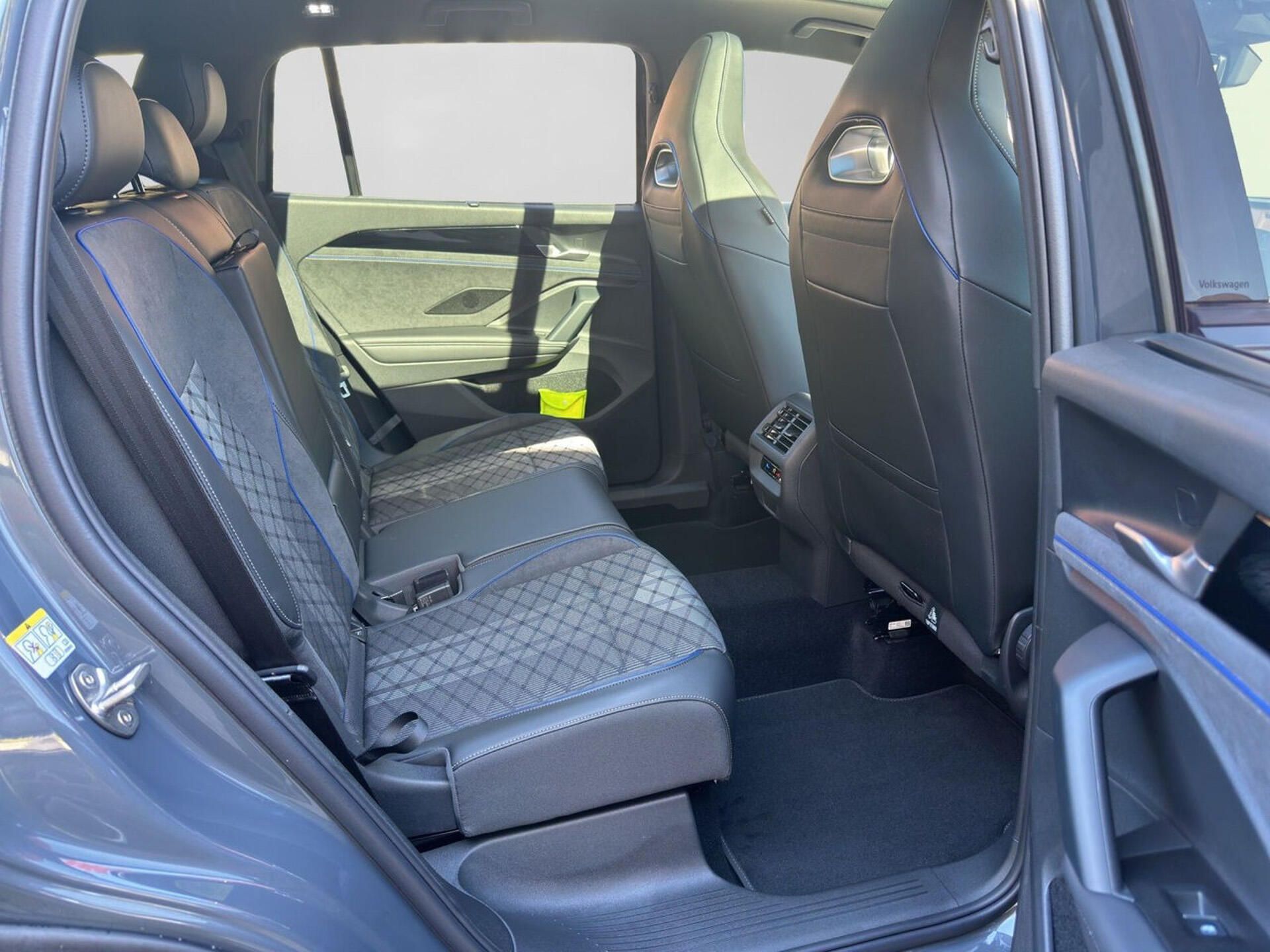 Volkswagen Tayron, 2.0 TSI 4M R-Line Pano Taž Kam - fotka 6
