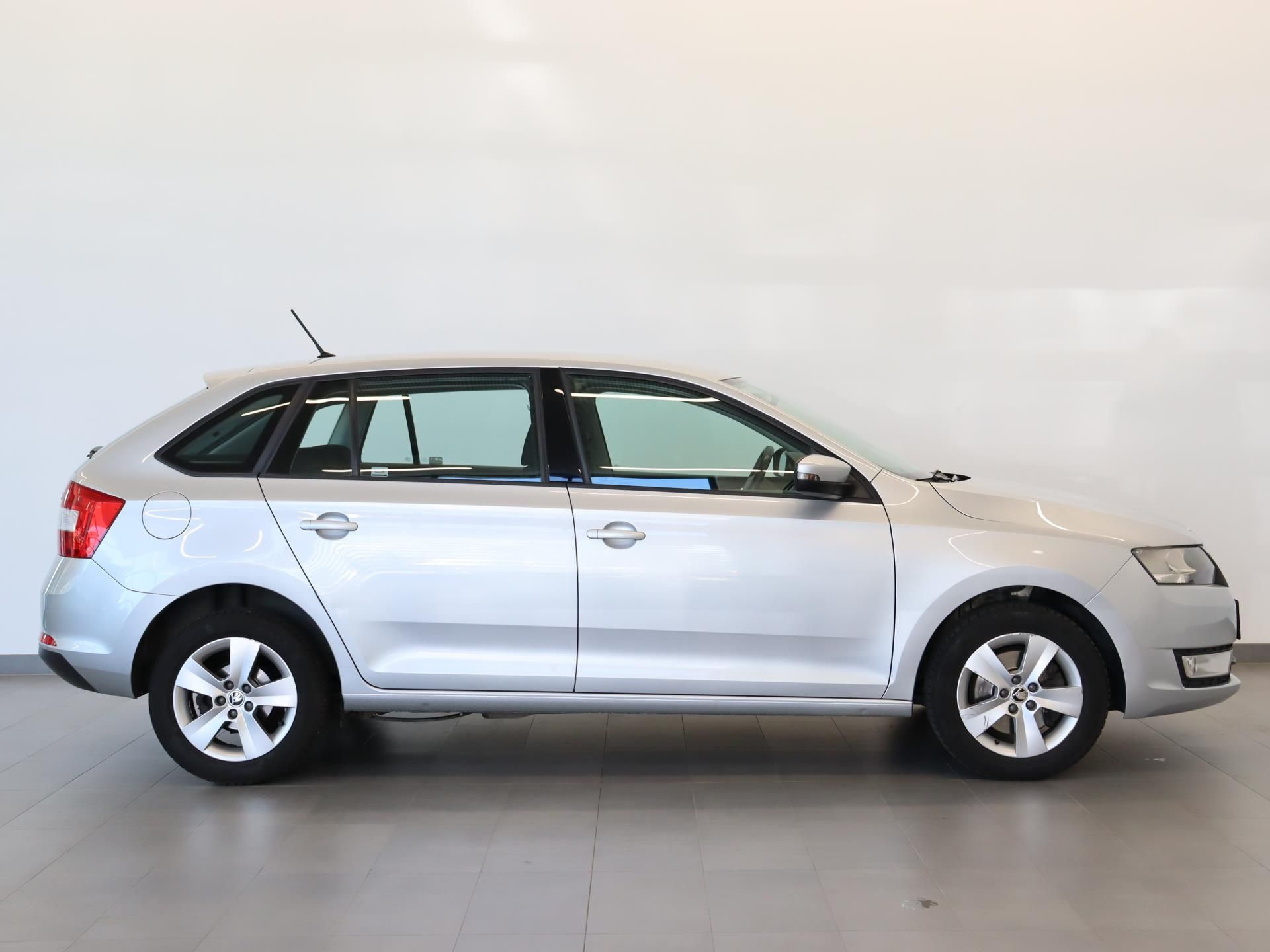 Škoda Rapid, SPACEBACK AMBITION 1,6 TDI - fotka 3